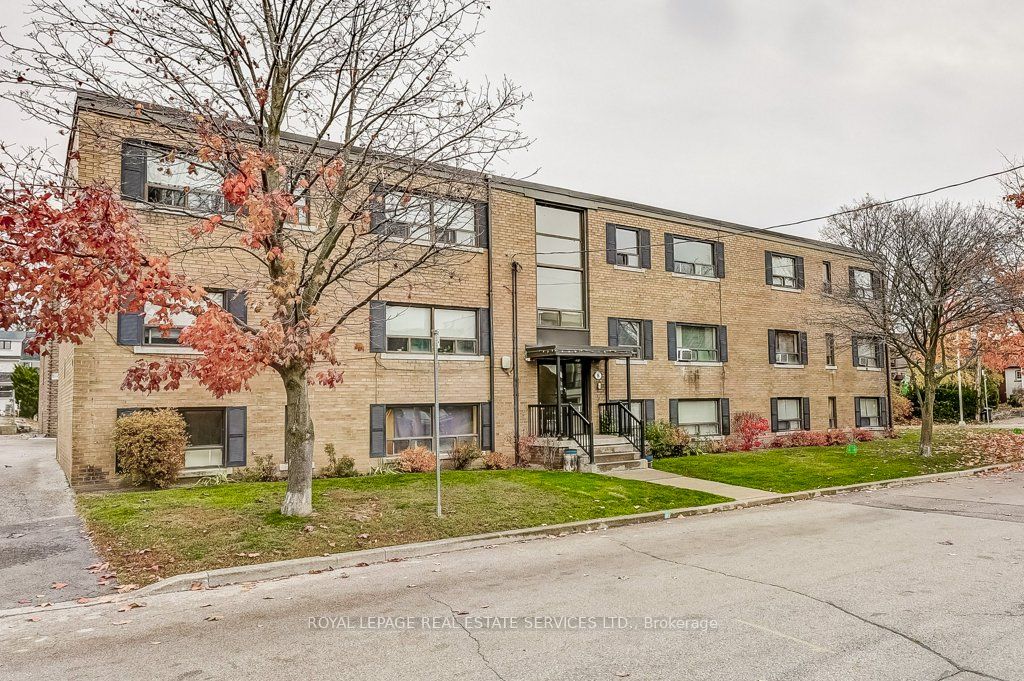 8 Lake Shore Drive Property Photo 2