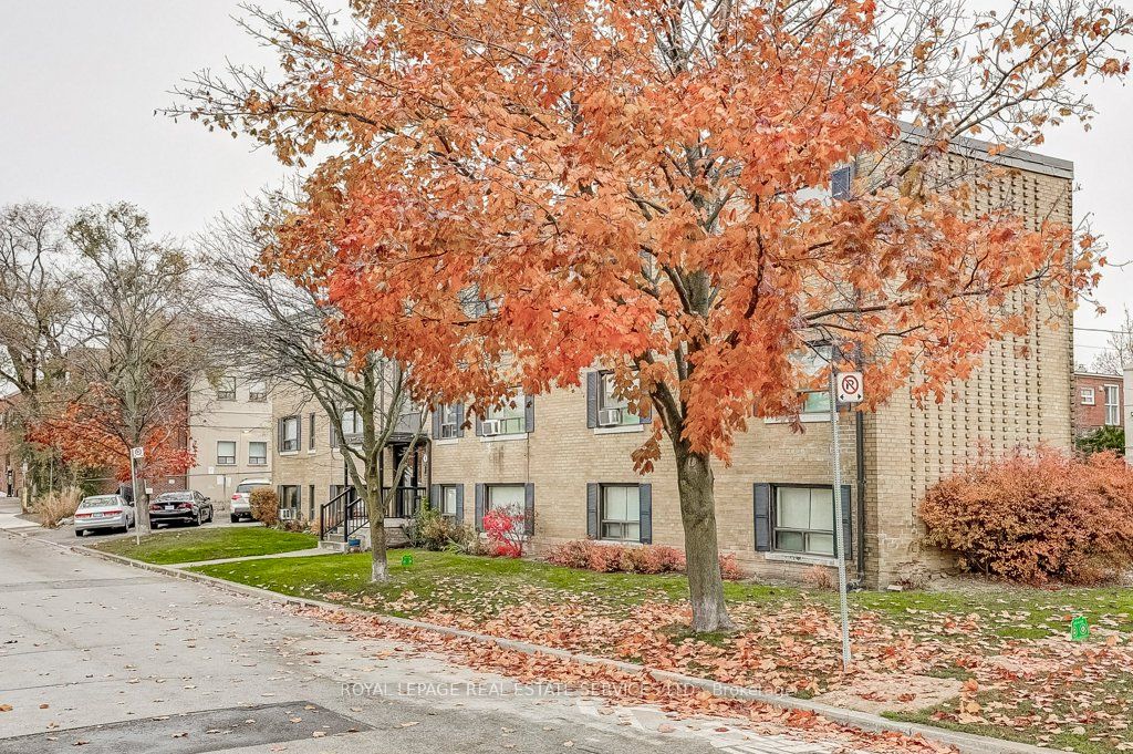 8 Lake Shore Drive Property Photo 3