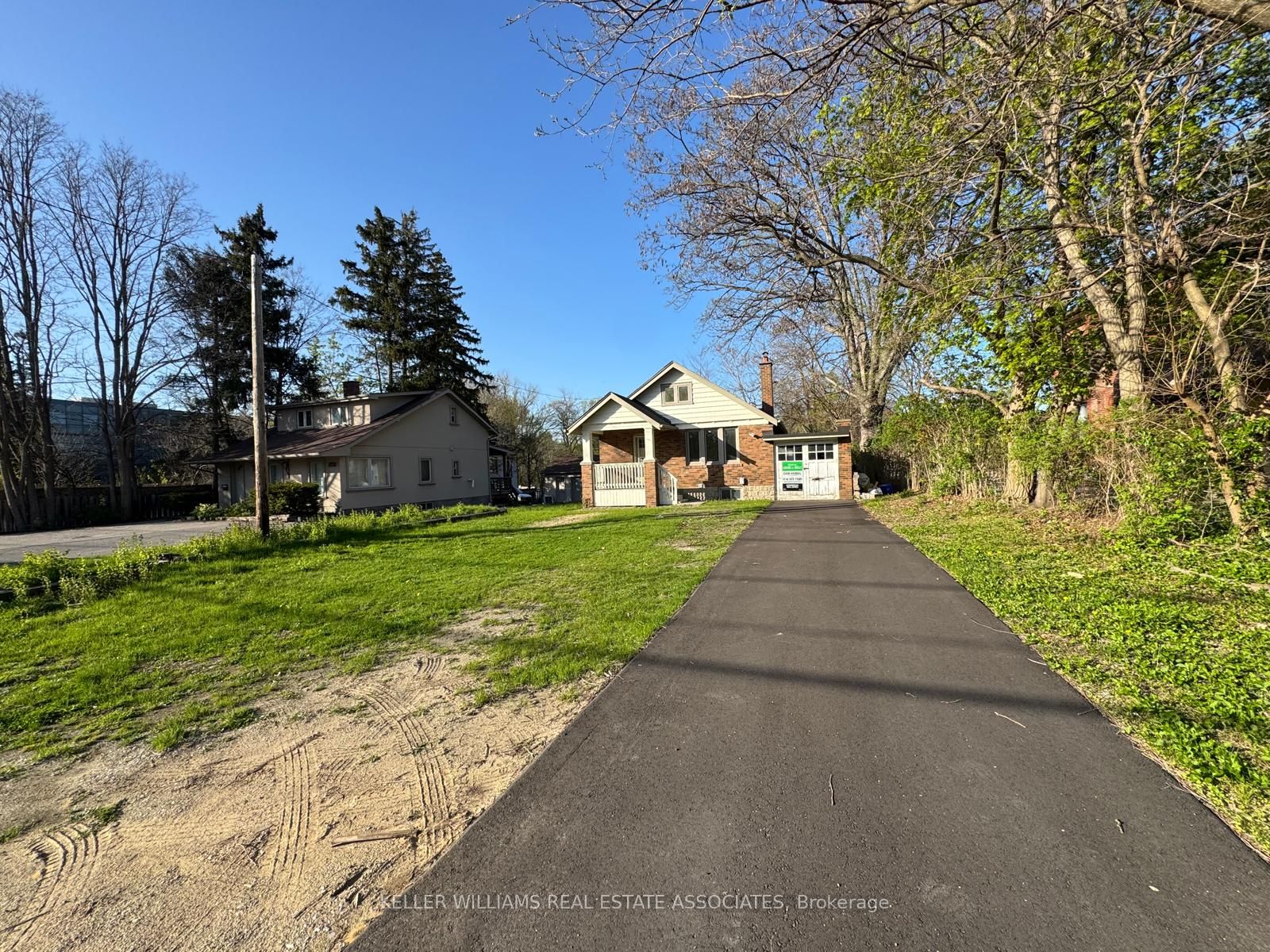 #full Building - 1561 Hurontario Street Property Photo 2