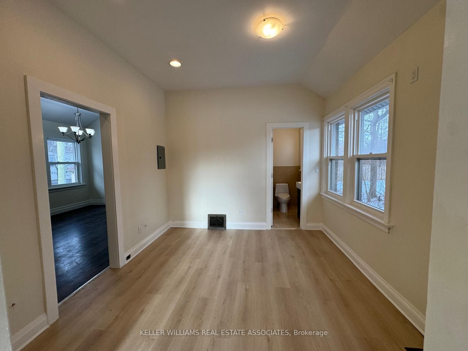 #full Building - 1561 Hurontario Street Property Photo 4