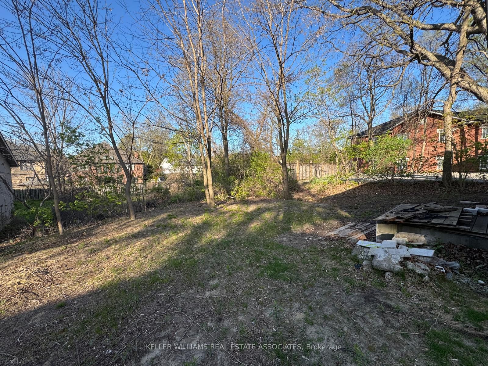 #full Building - 1561 Hurontario Street Property Photo 12