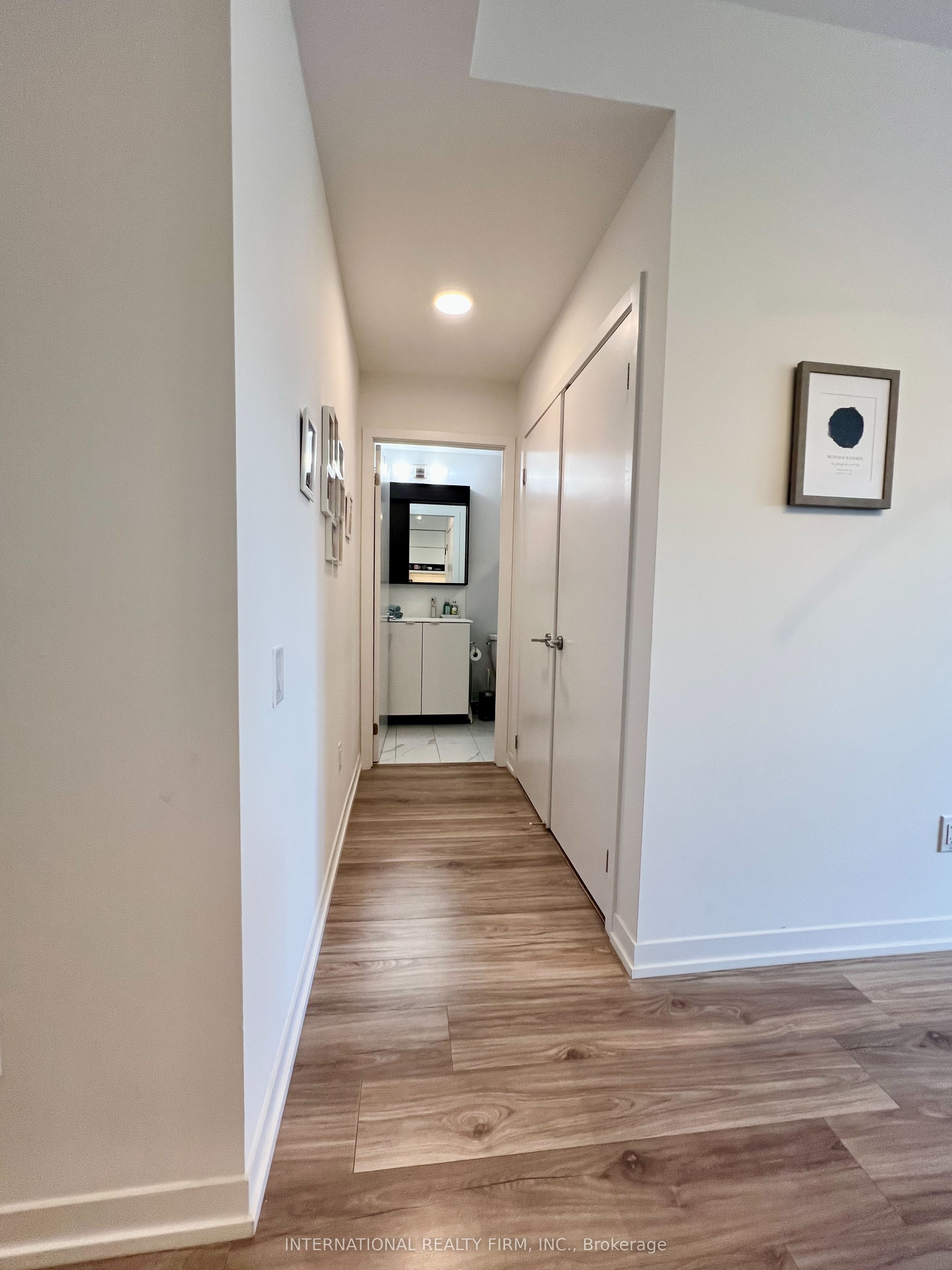#2605 - 4065 Confederation Parkway Property Photo 8