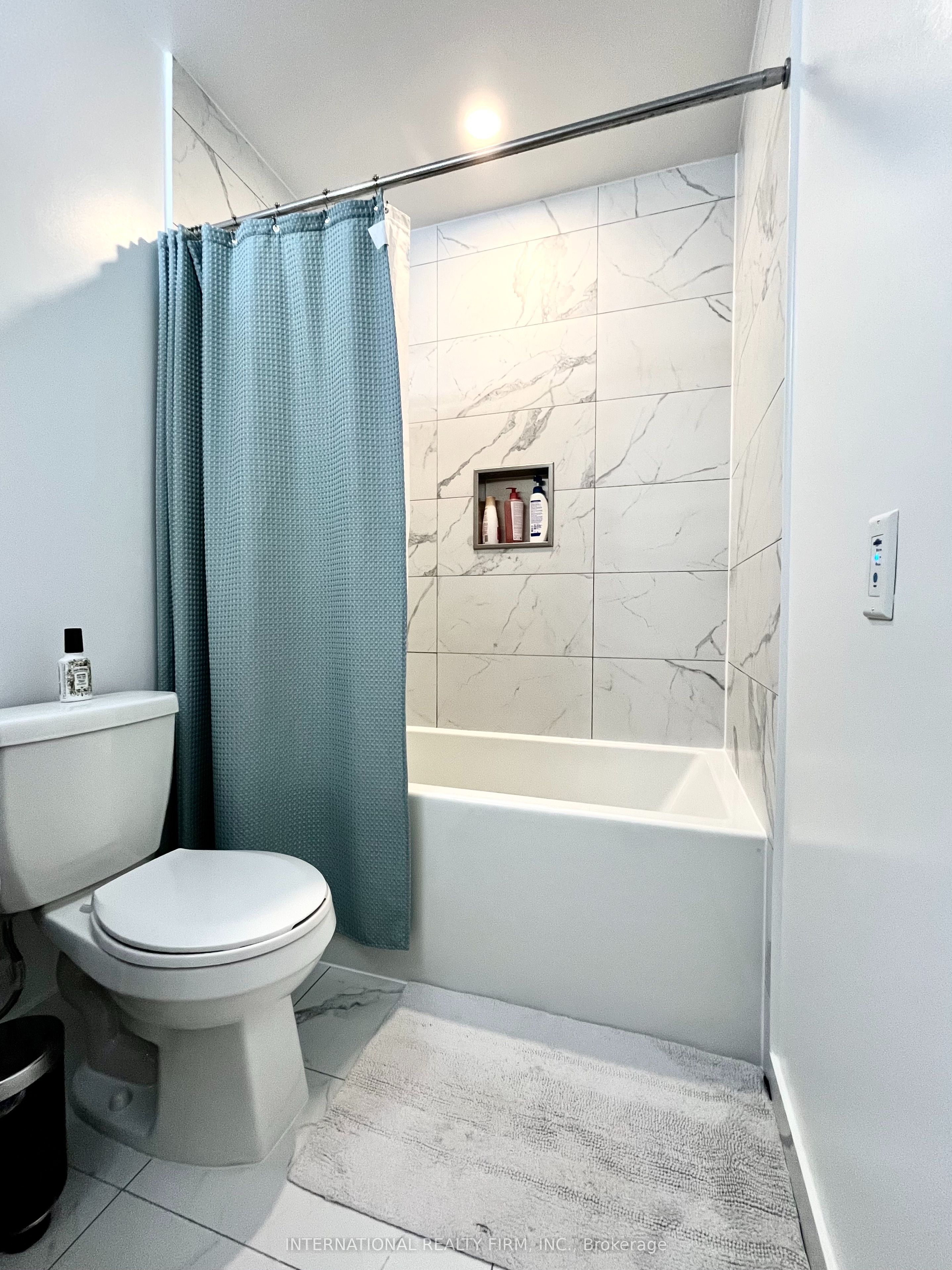 #2605 - 4065 Confederation Parkway Property Photo 10