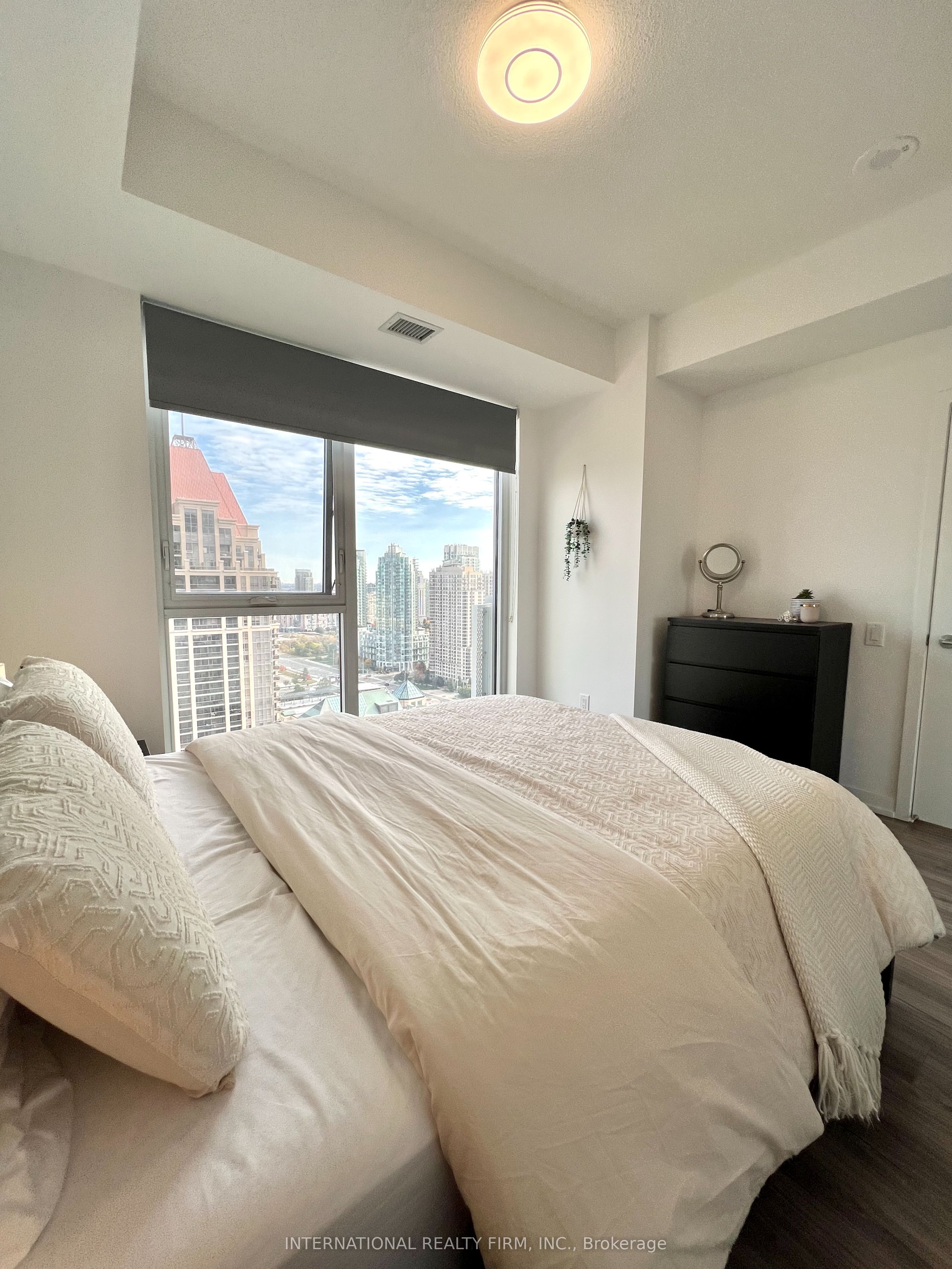 #2605 - 4065 Confederation Parkway Property Photo 17