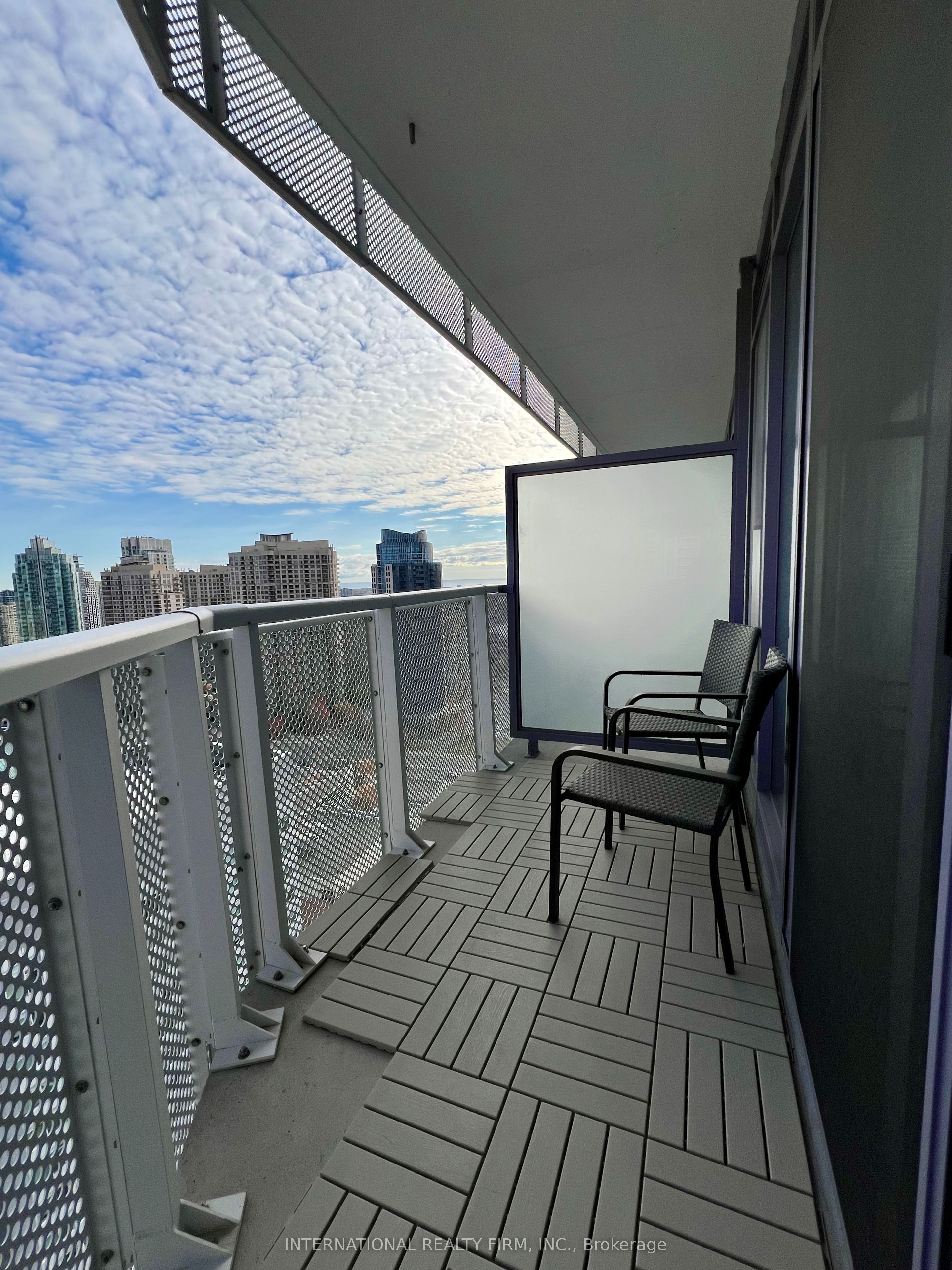 #2605 - 4065 Confederation Parkway Property Photo 18