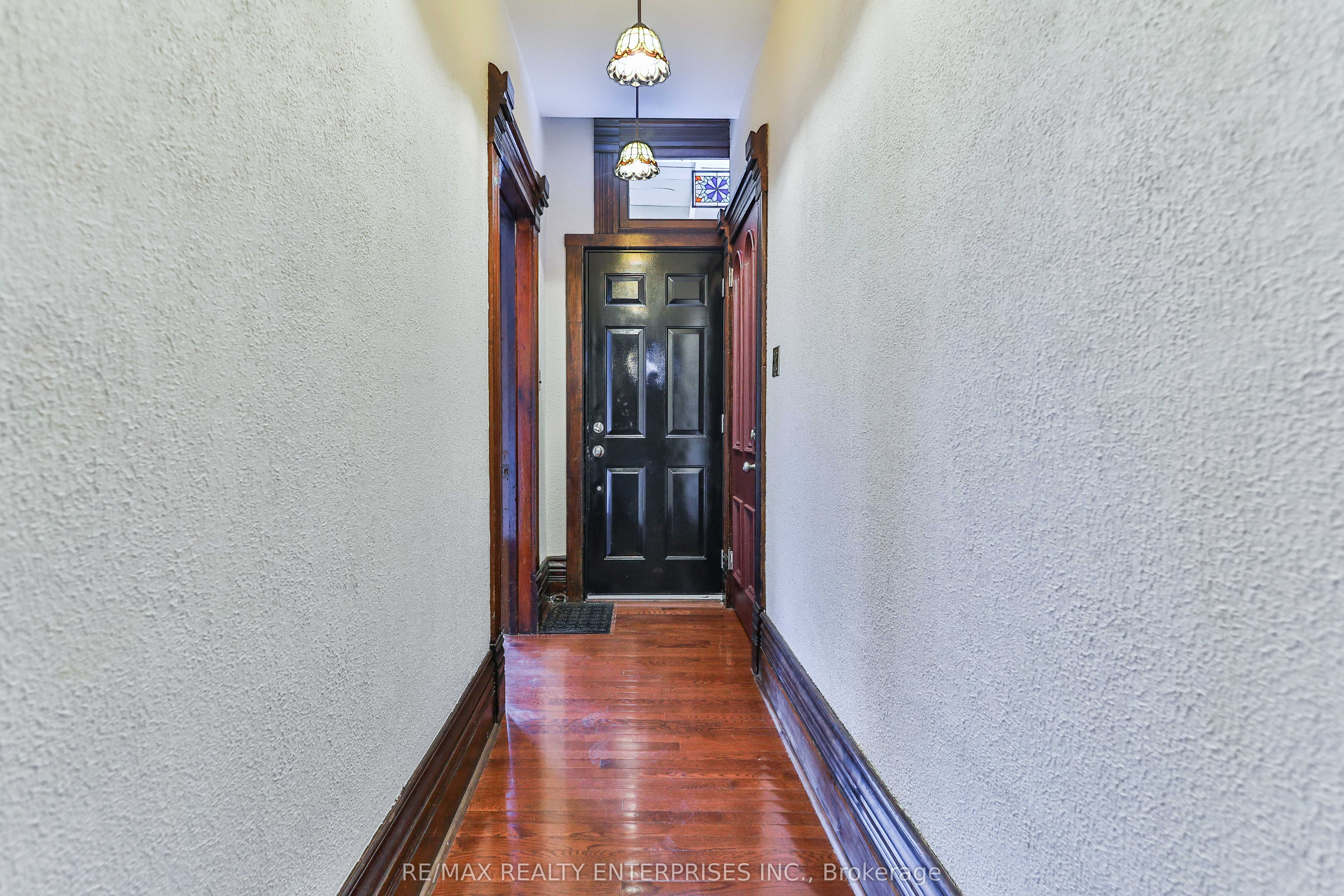 245 Main Street Property Photo 3