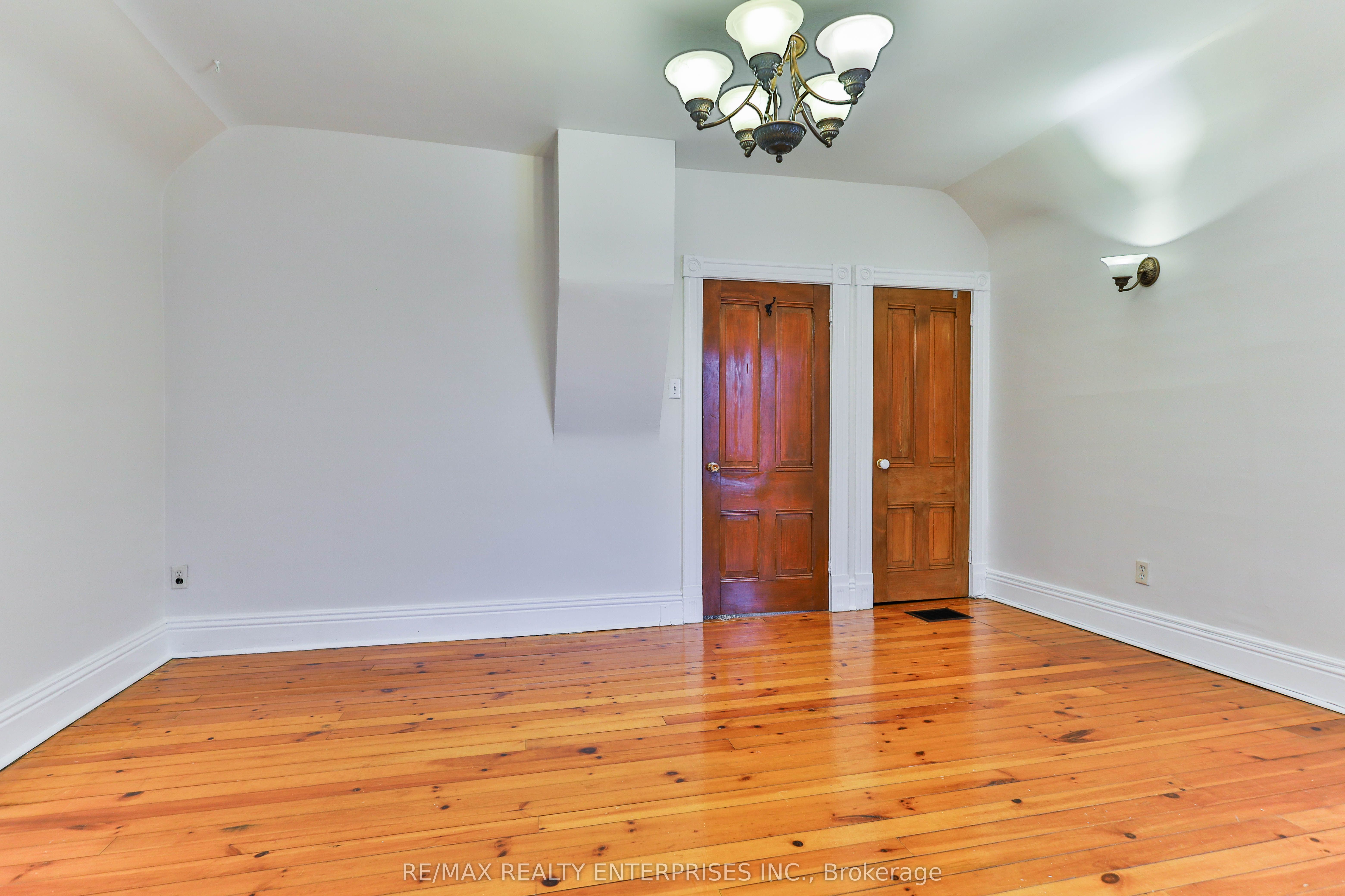 245 Main Street Property Photo 8