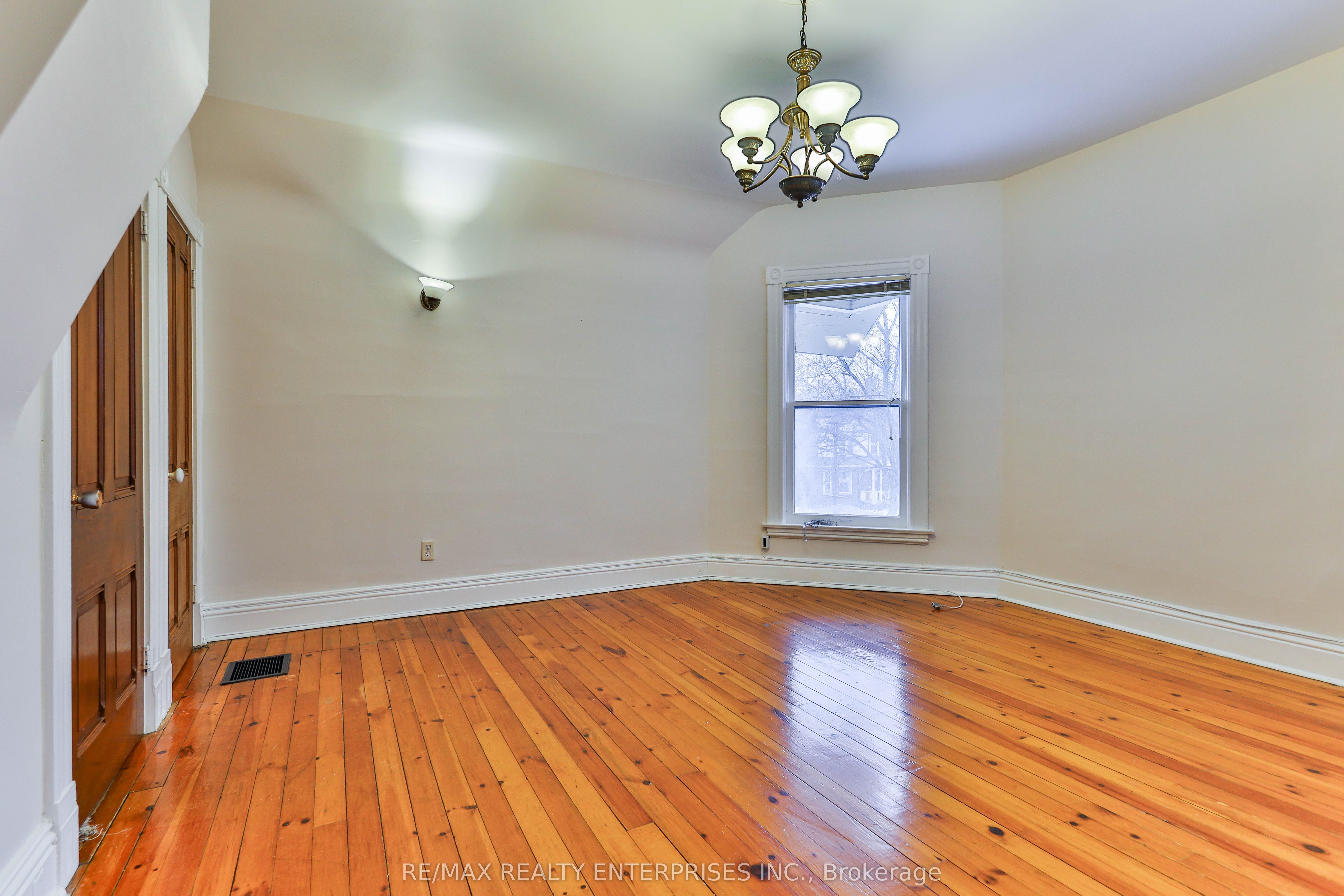 245 Main Street Property Photo 9