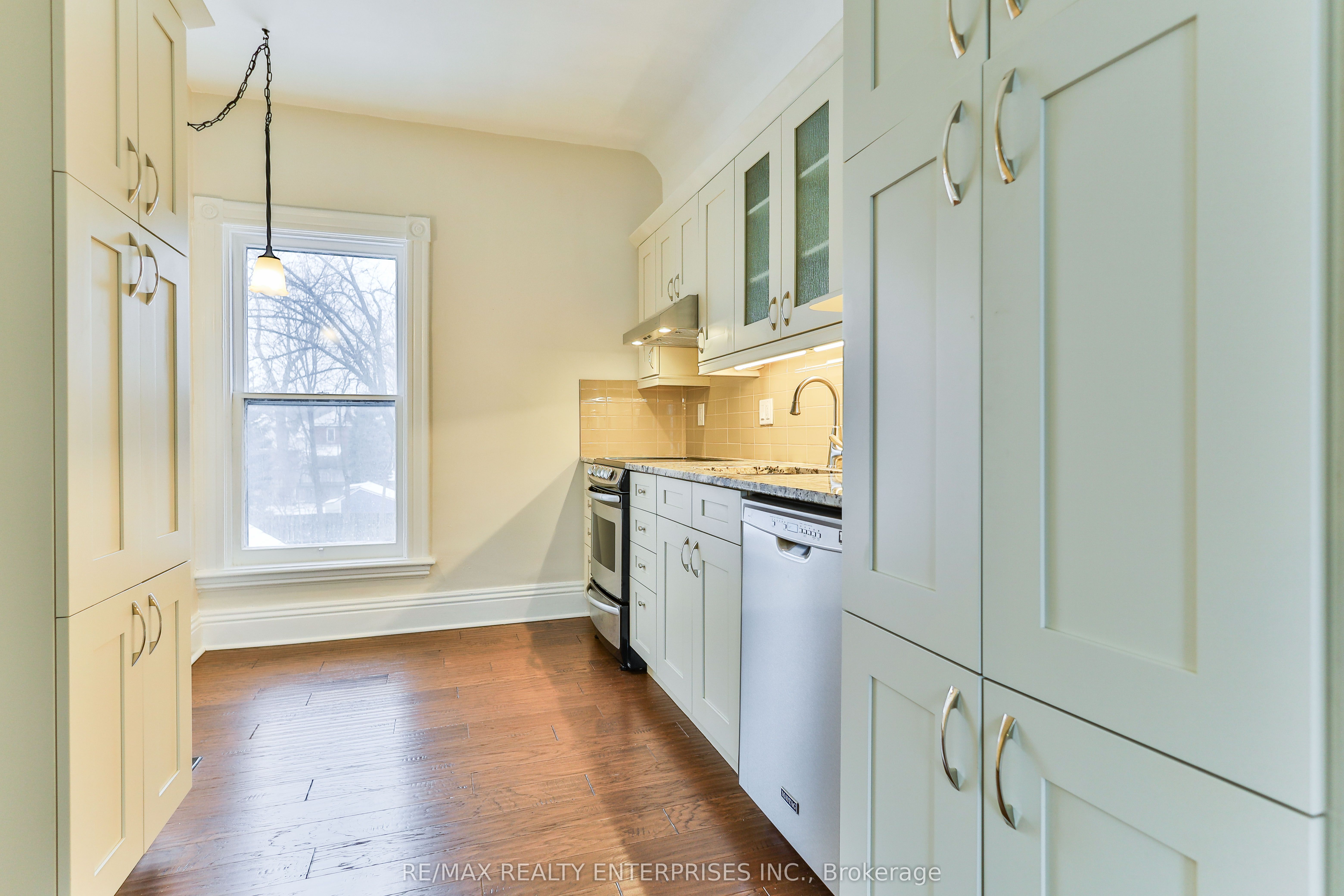 245 Main Street Property Photo 14