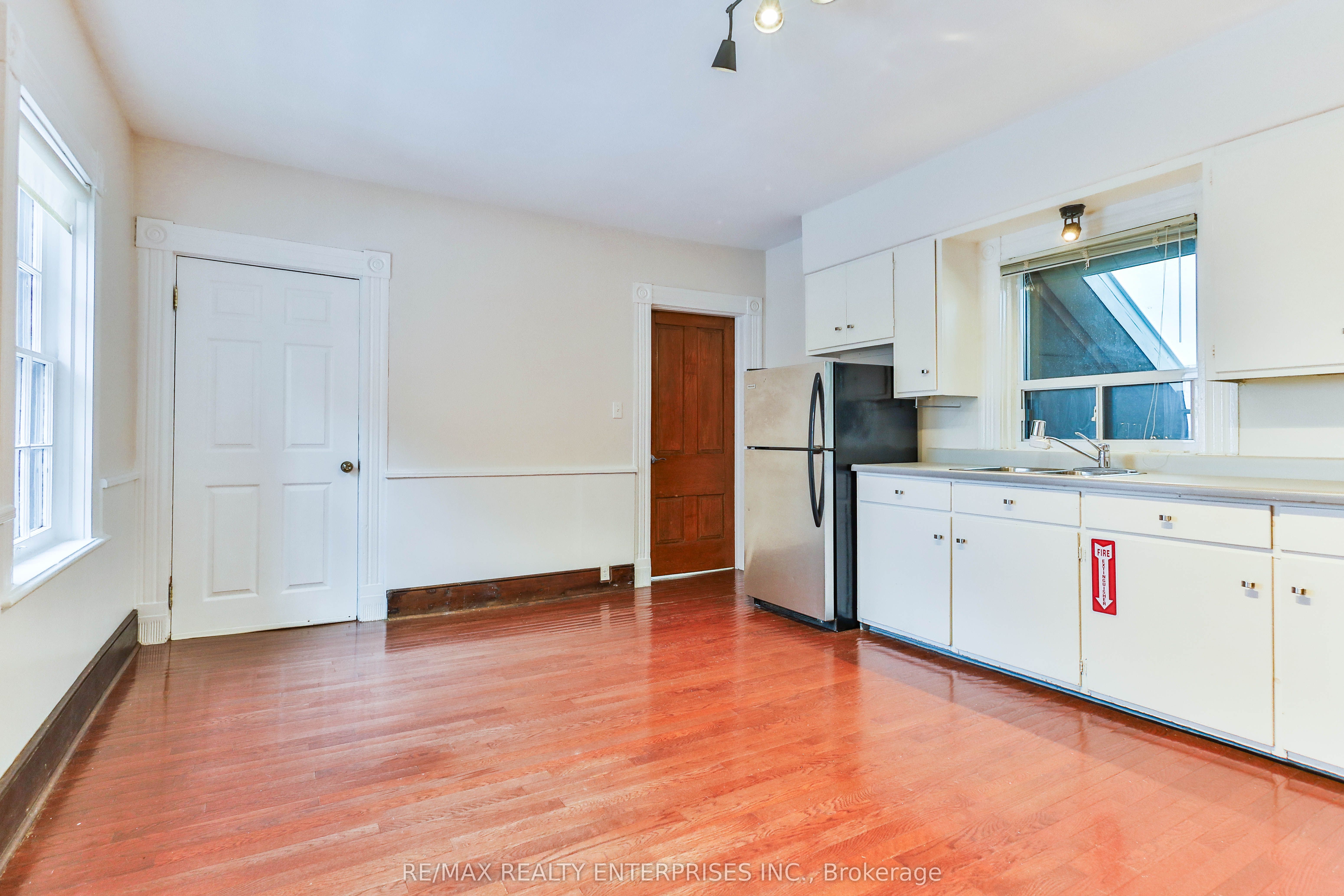 245 Main Street Property Photo 32