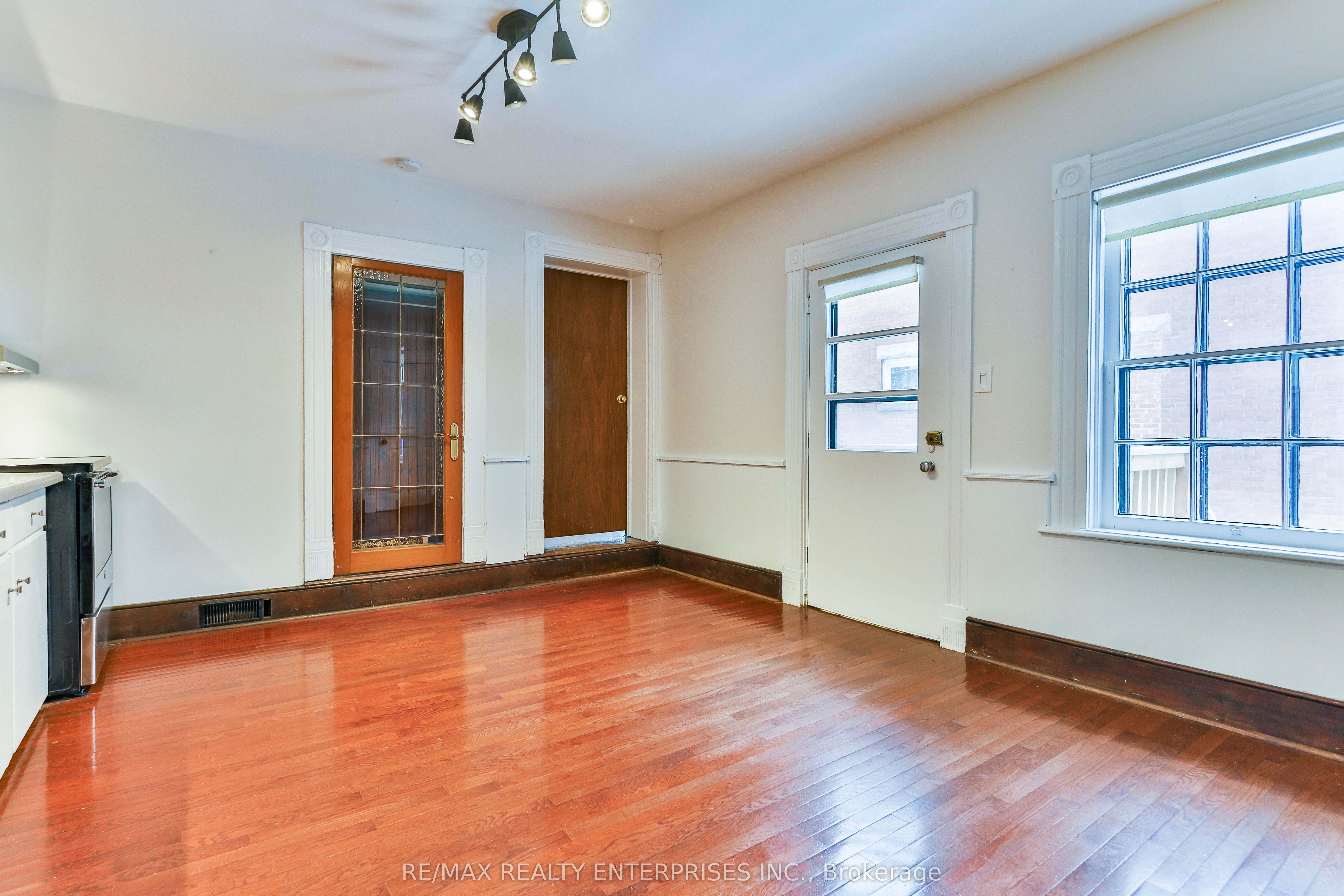245 Main Street Property Photo 34