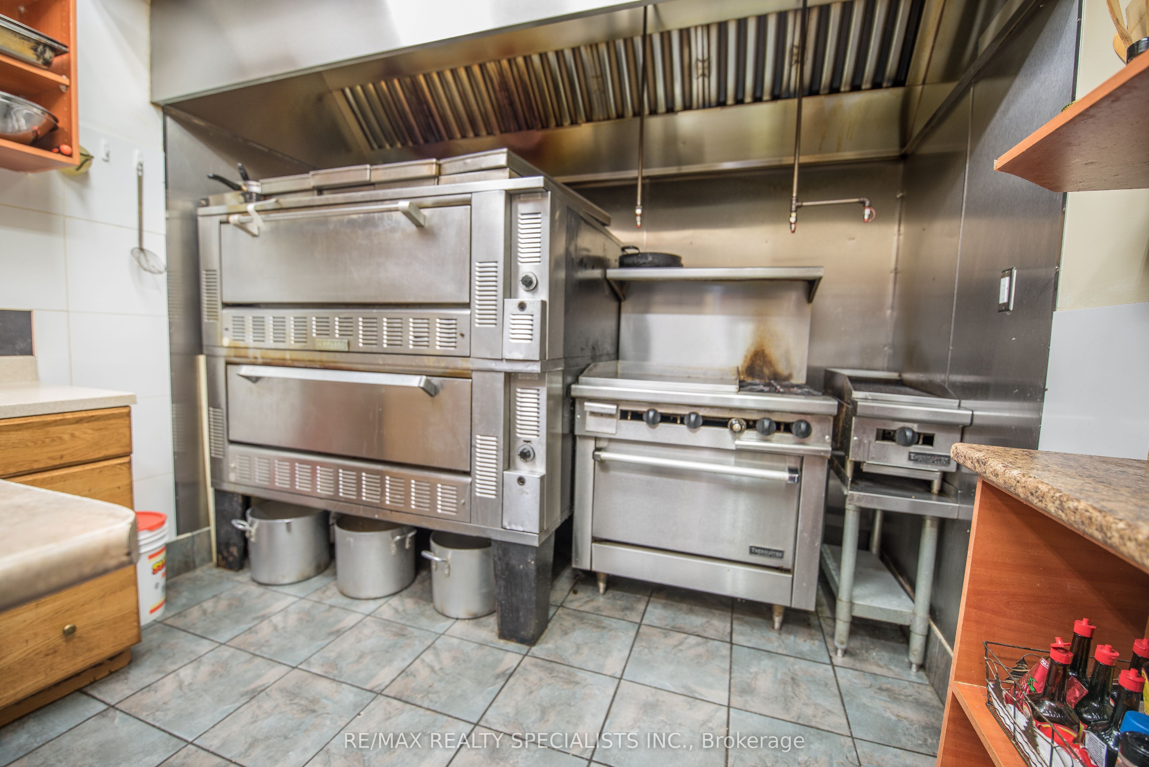 35 Queen Street Property Photo 13