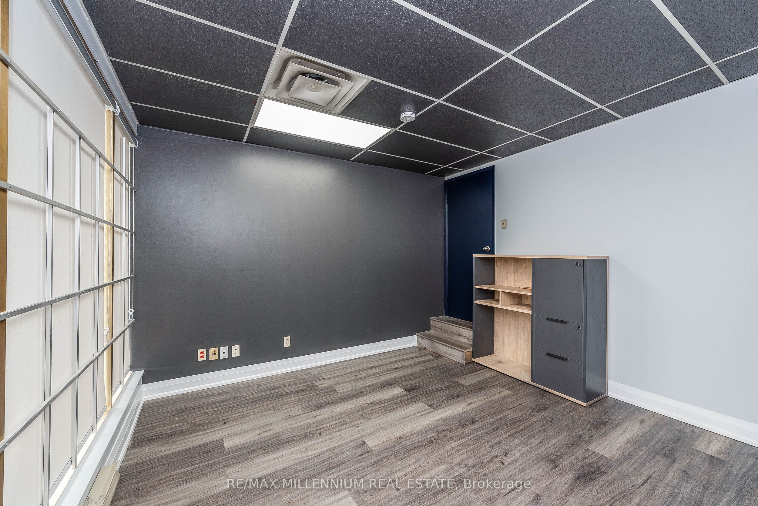 #107 - 1300 Steeles Avenue Property Photo 6