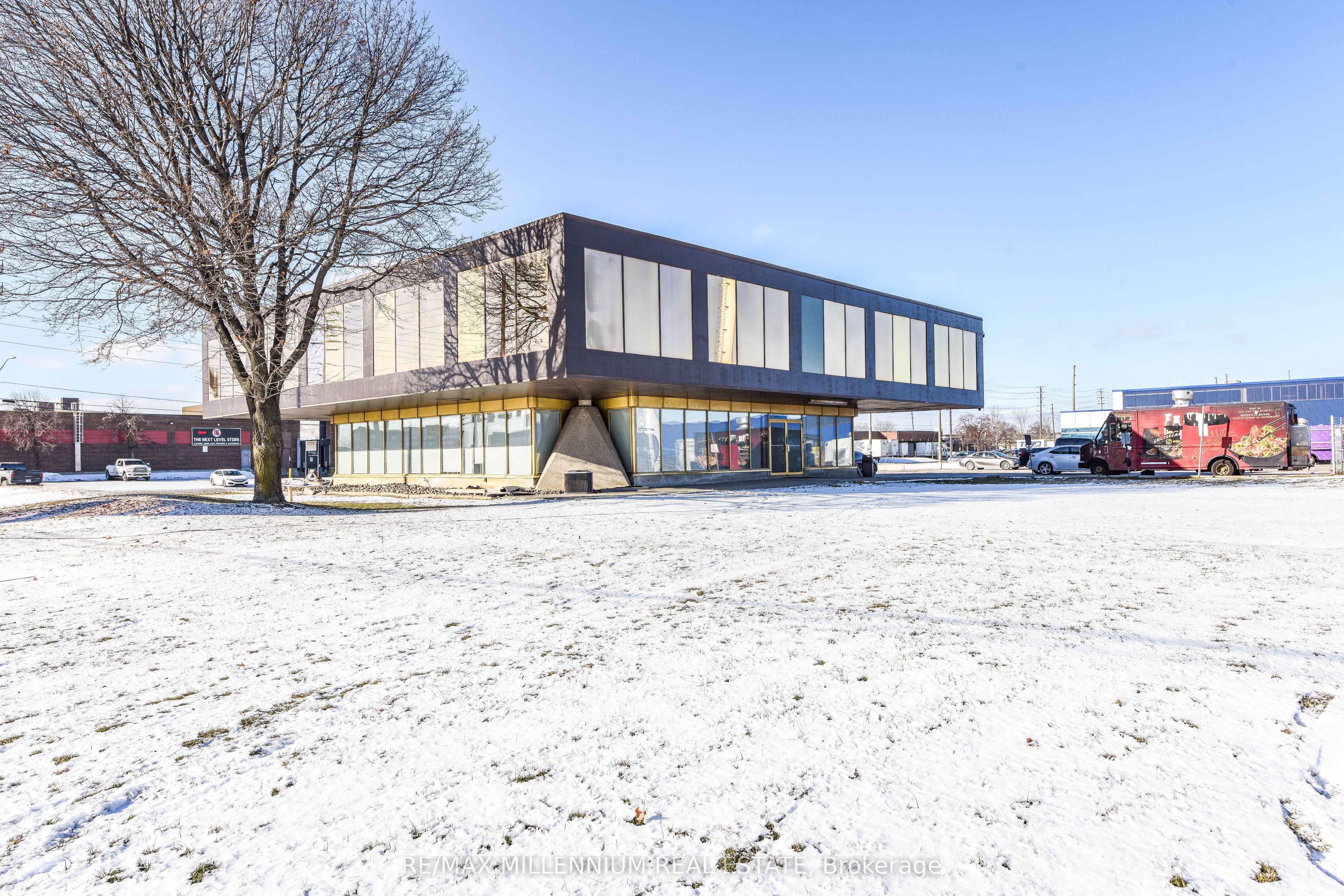 #107 - 1300 Steeles Avenue Property Photo 12