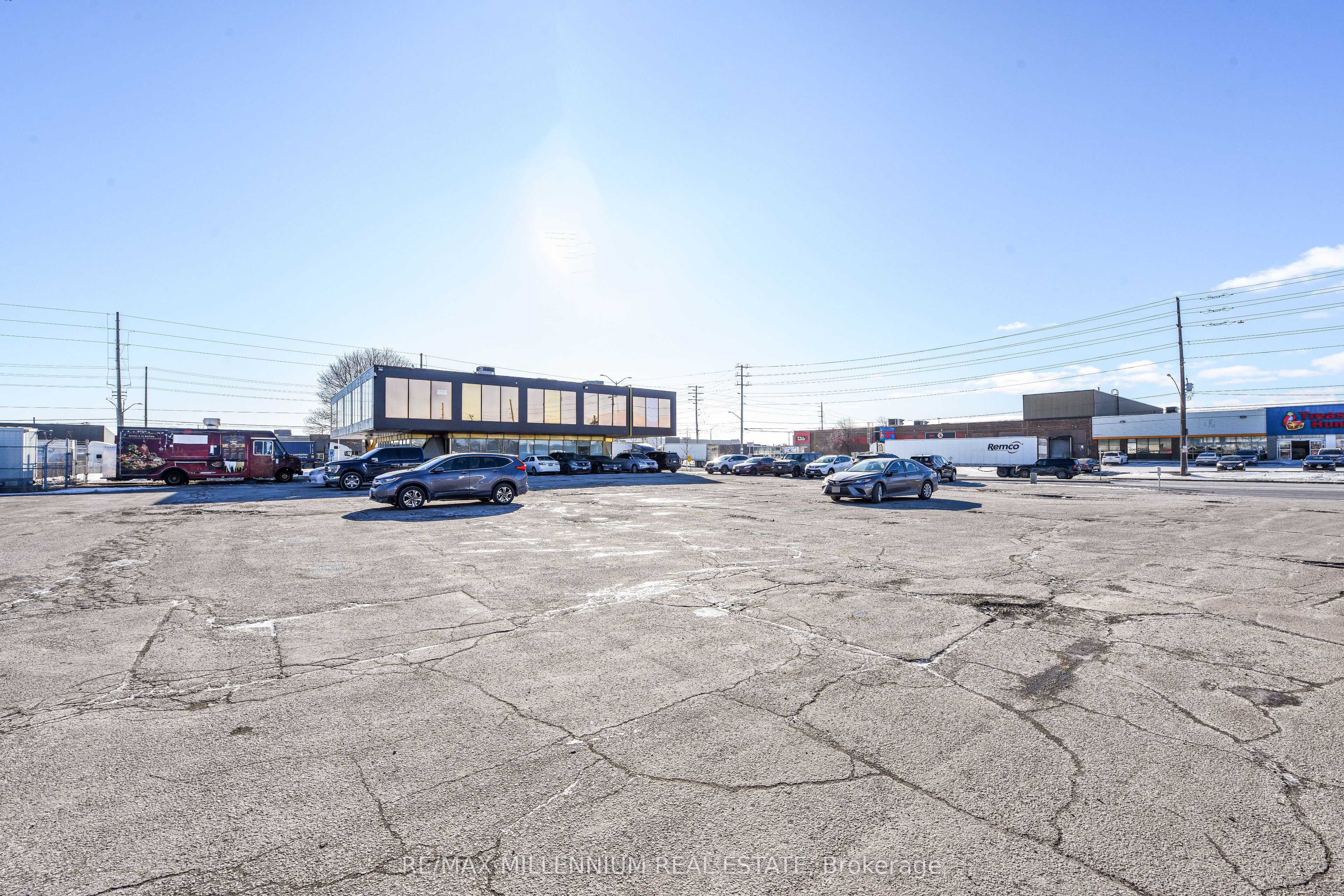 #202 - 1300 Steeles Avenue Property Photo 3