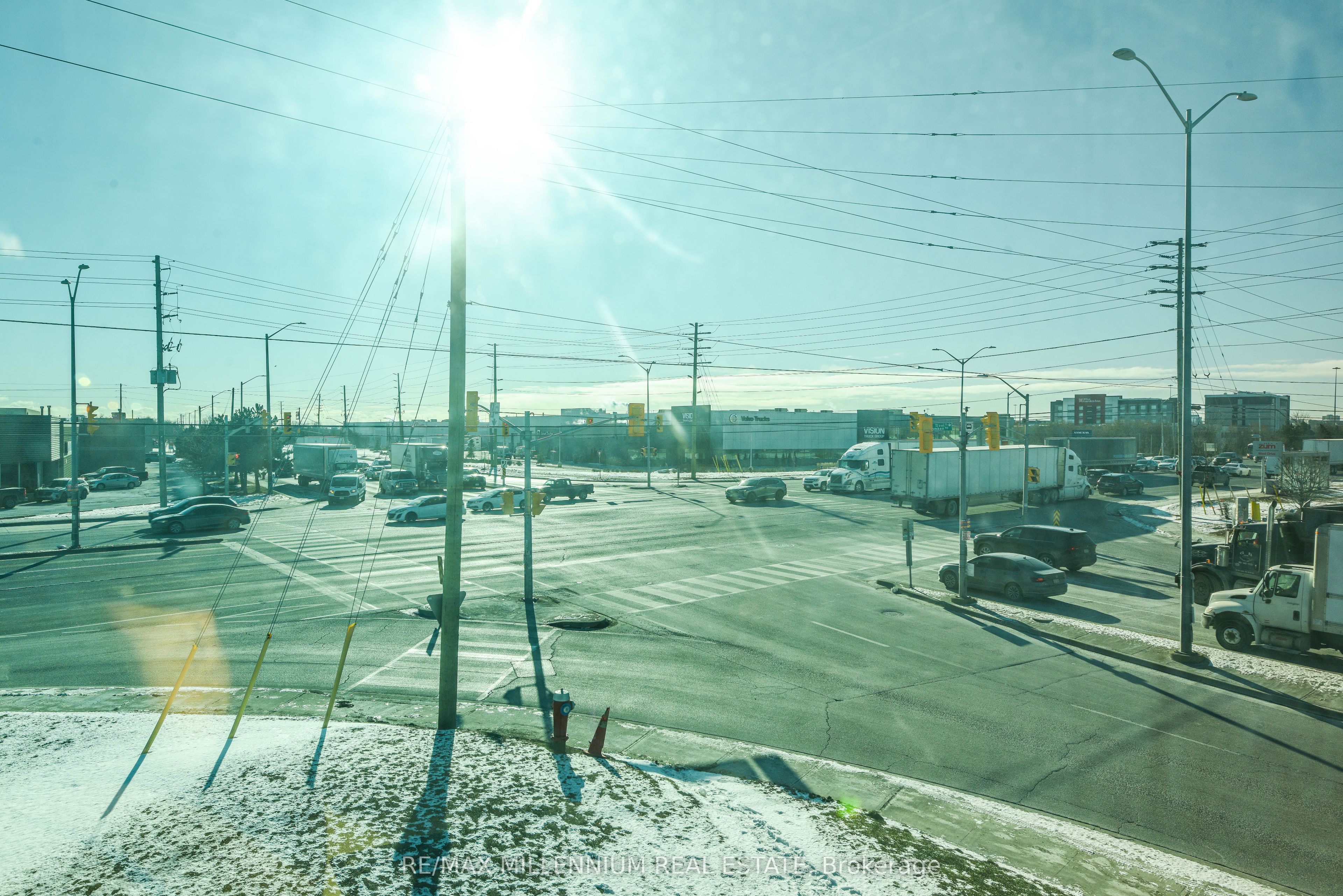 #202 - 1300 Steeles Avenue Property Photo 8
