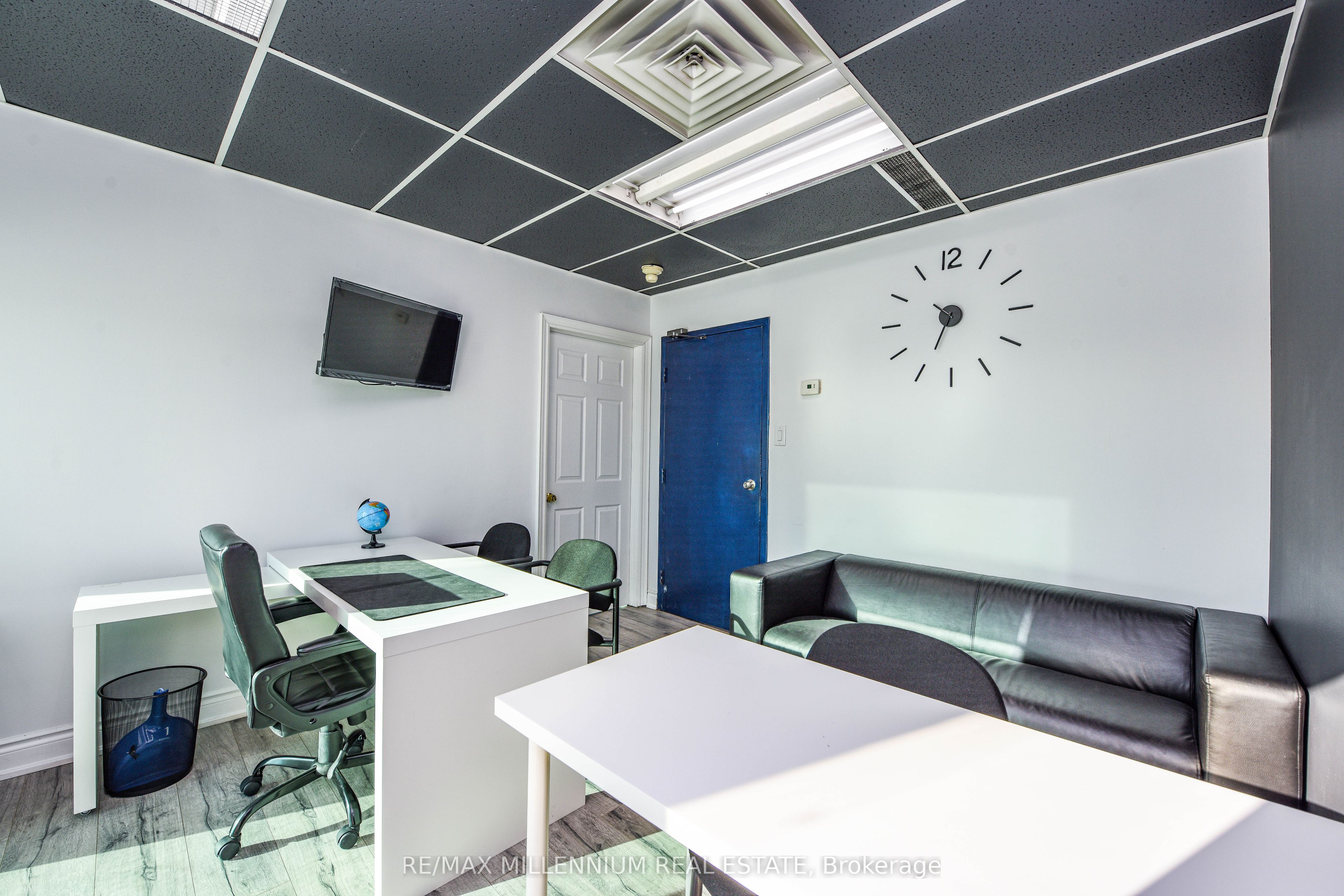 #202 - 1300 Steeles Avenue Property Photo 9