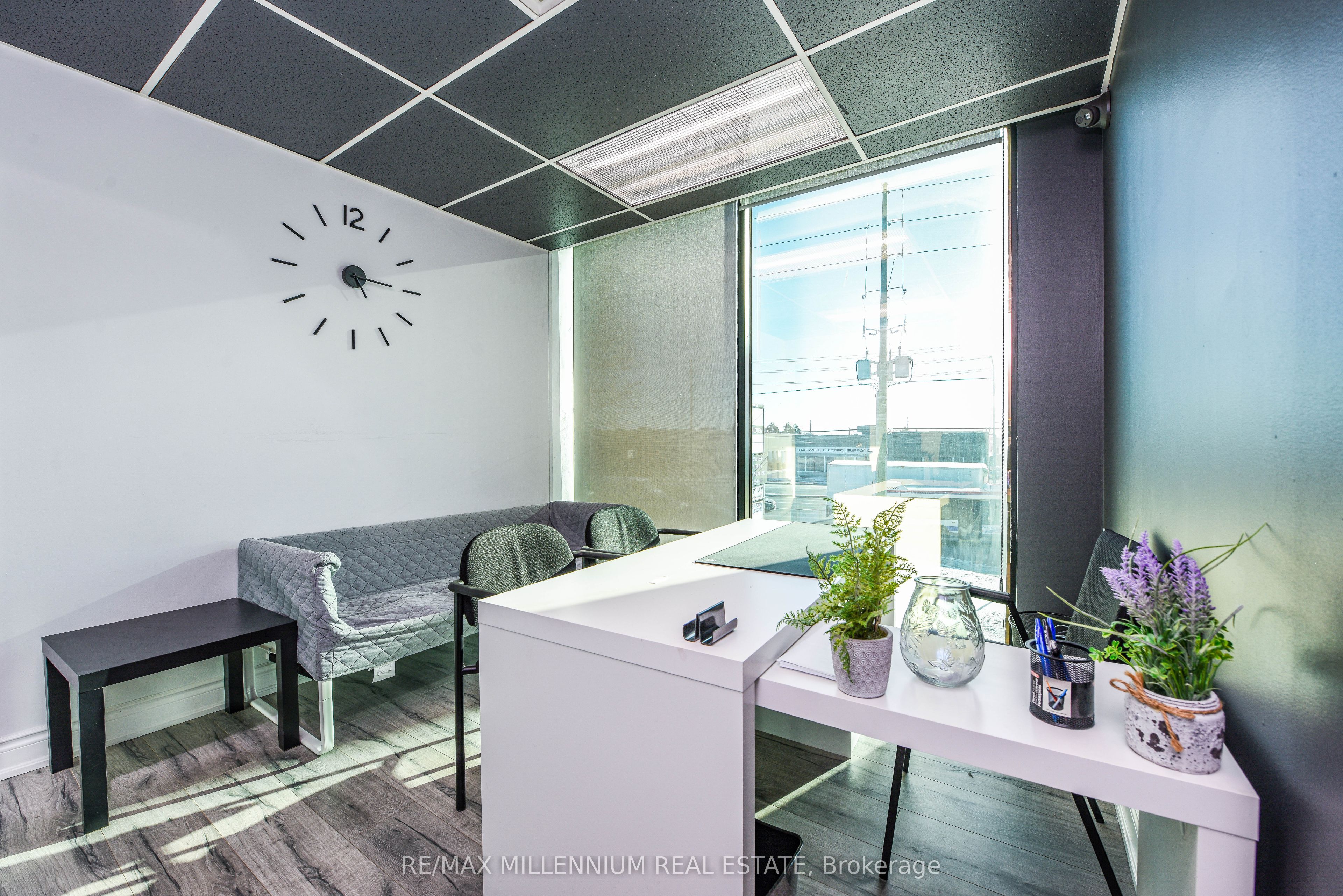 #202 - 1300 Steeles Avenue Property Photo 13