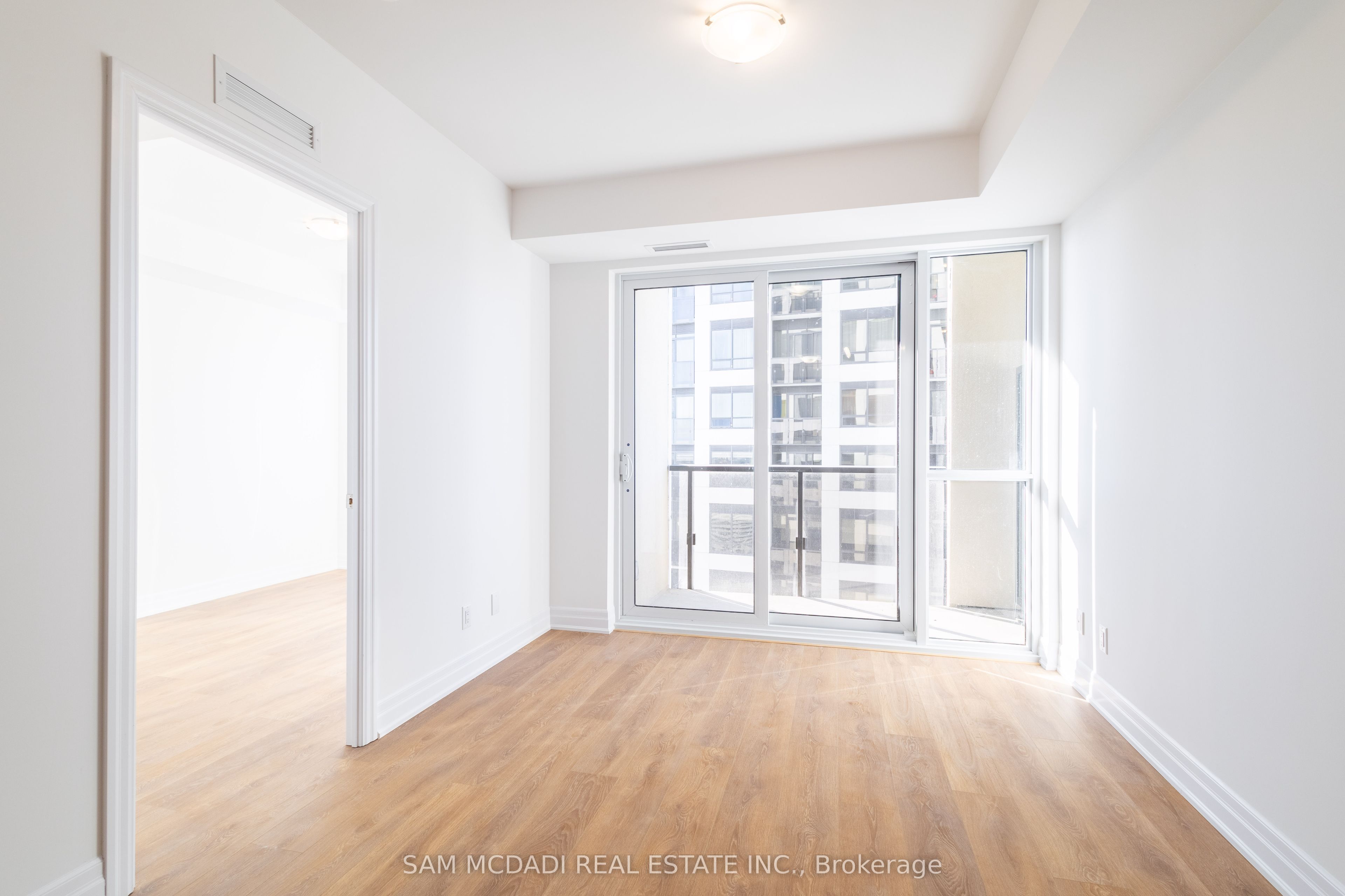 #2709 - 30 Elm Drive Property Photo 5