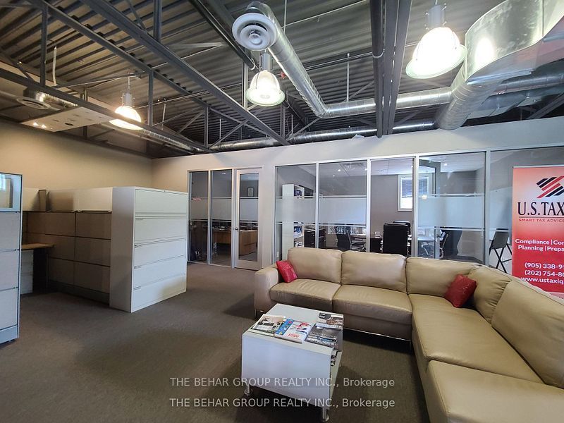 #1 - 550 Speers Road Property Photo 5