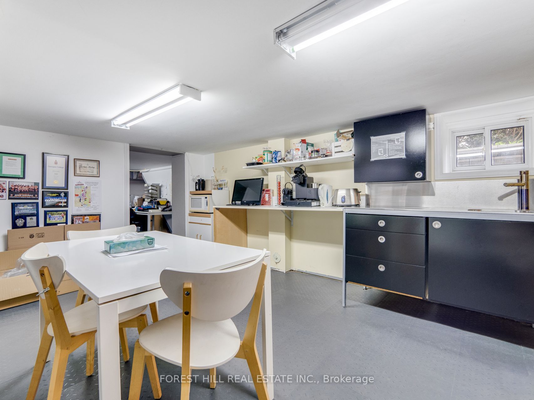 201 Queen Street Property Photo 14
