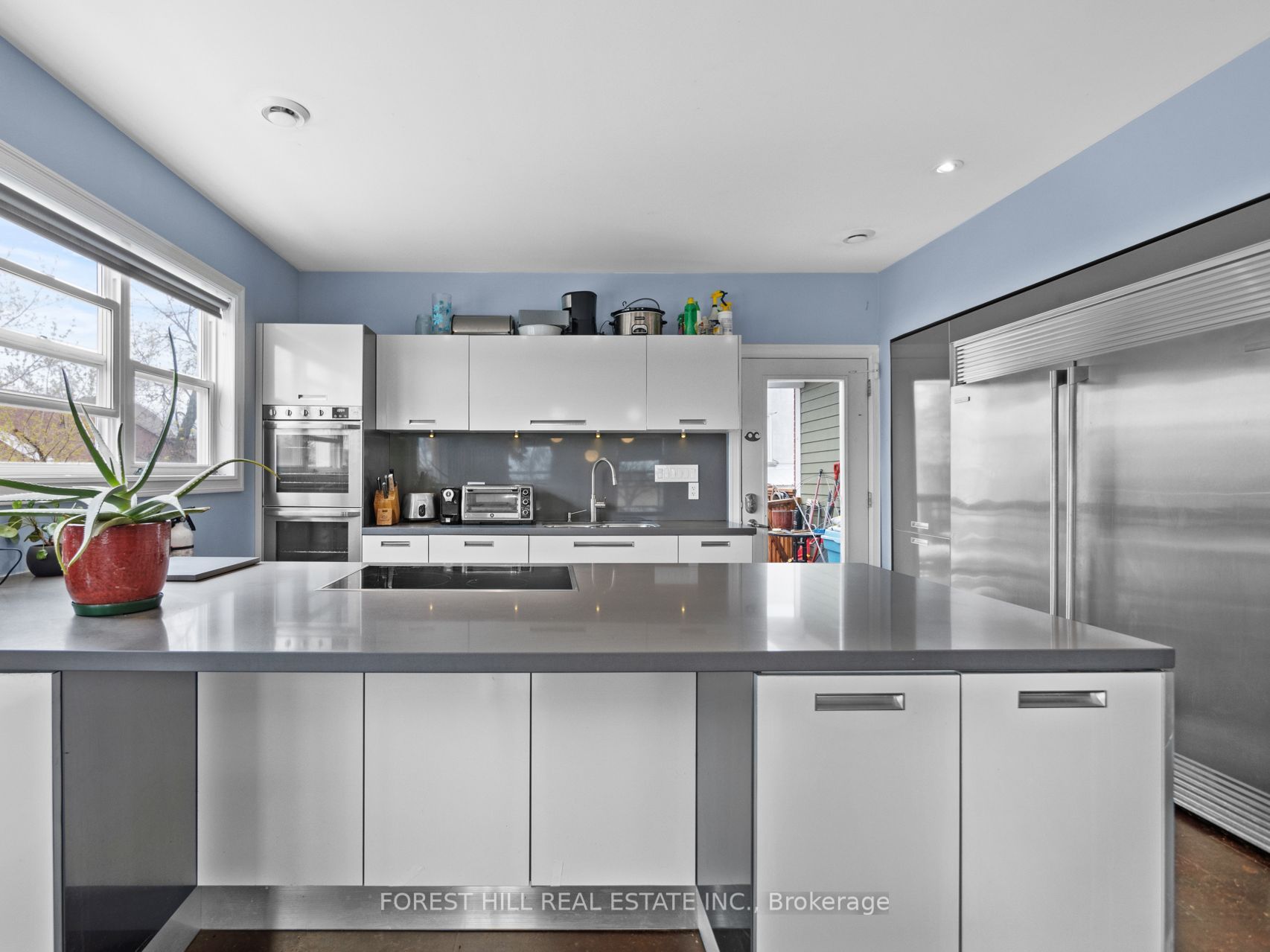 201 Queen Street Property Photo 23
