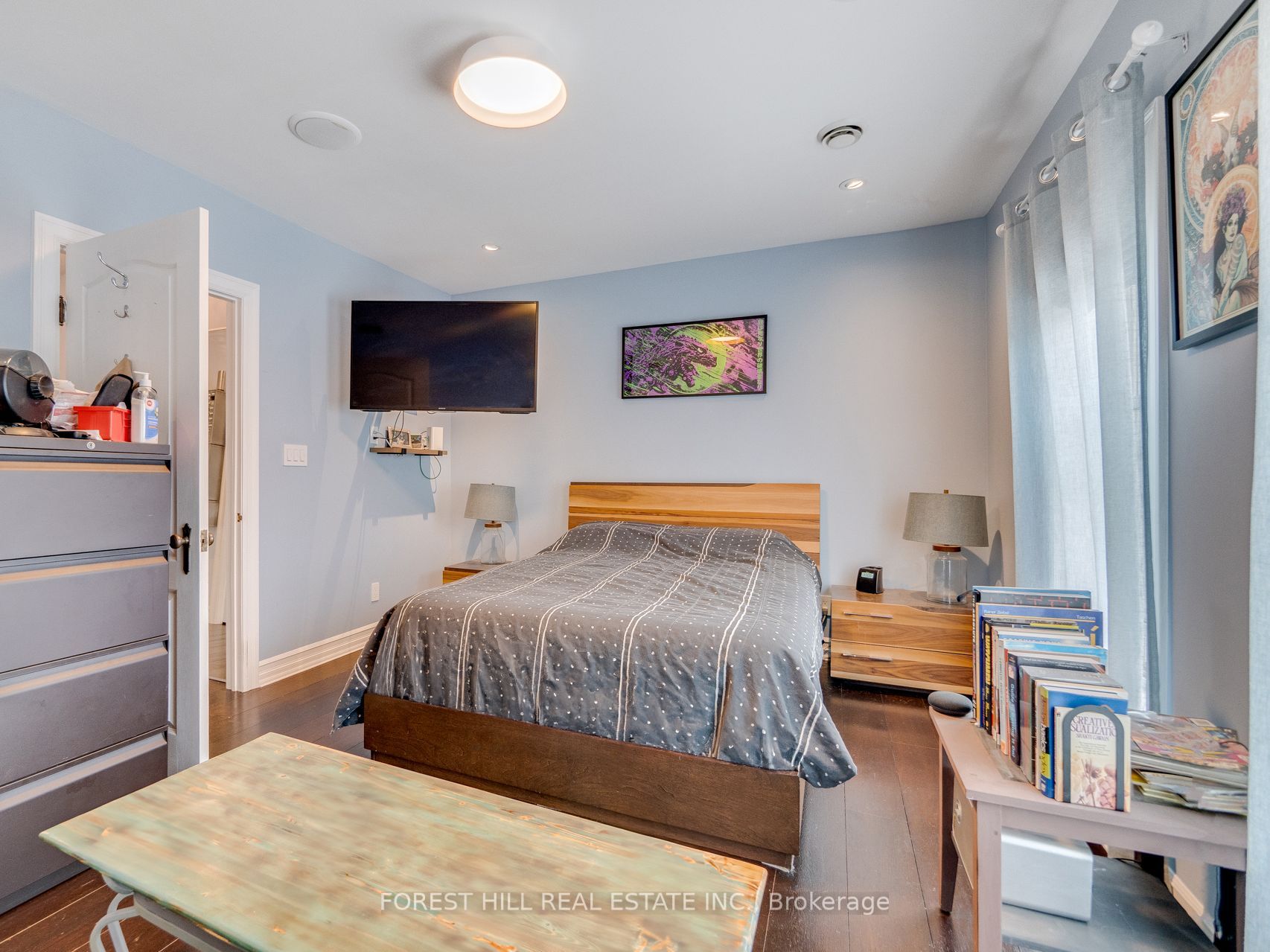 201 Queen Street Property Photo 28