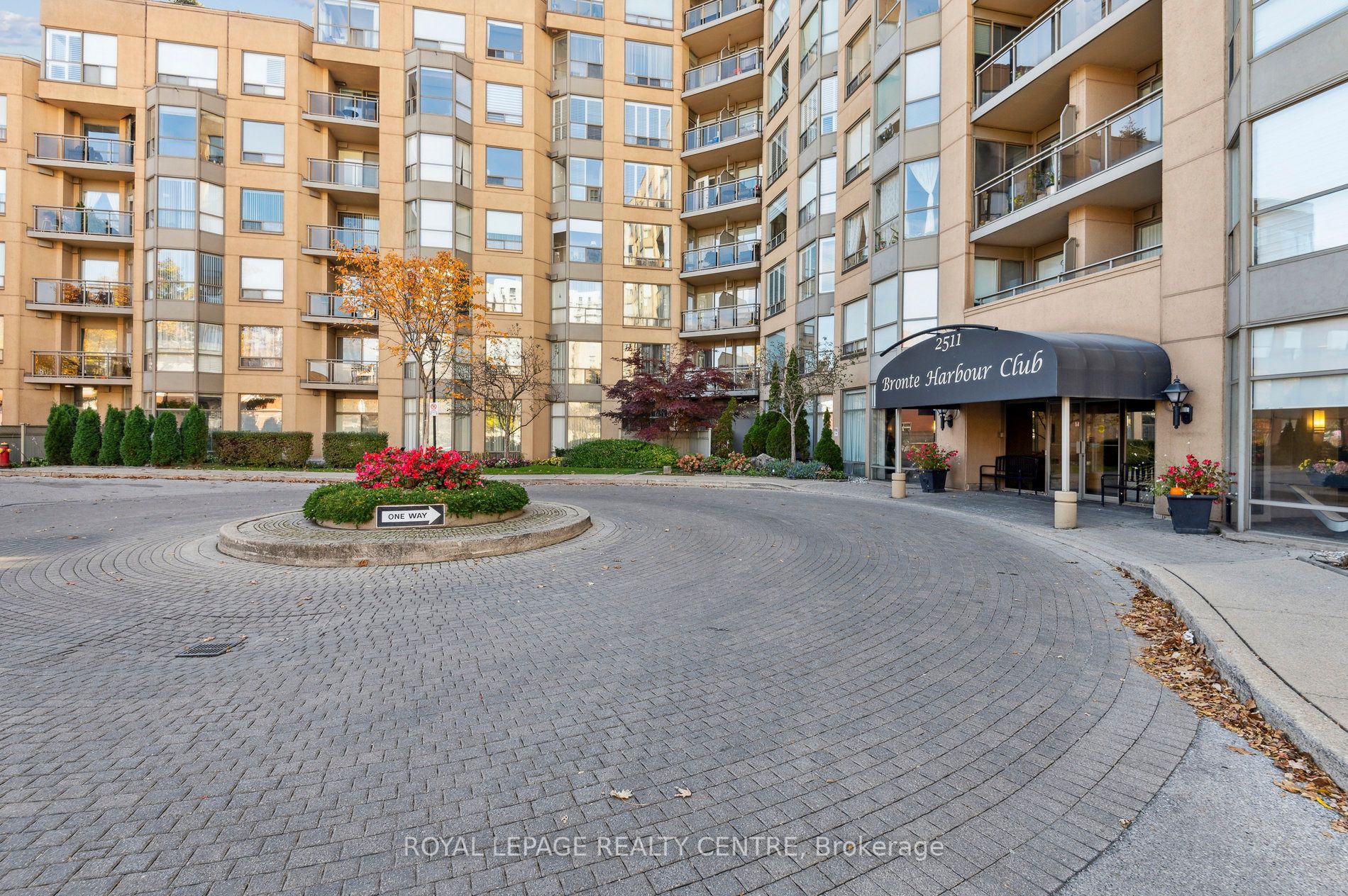 #606 - 2511 Lakeshore Road Property Photo 1