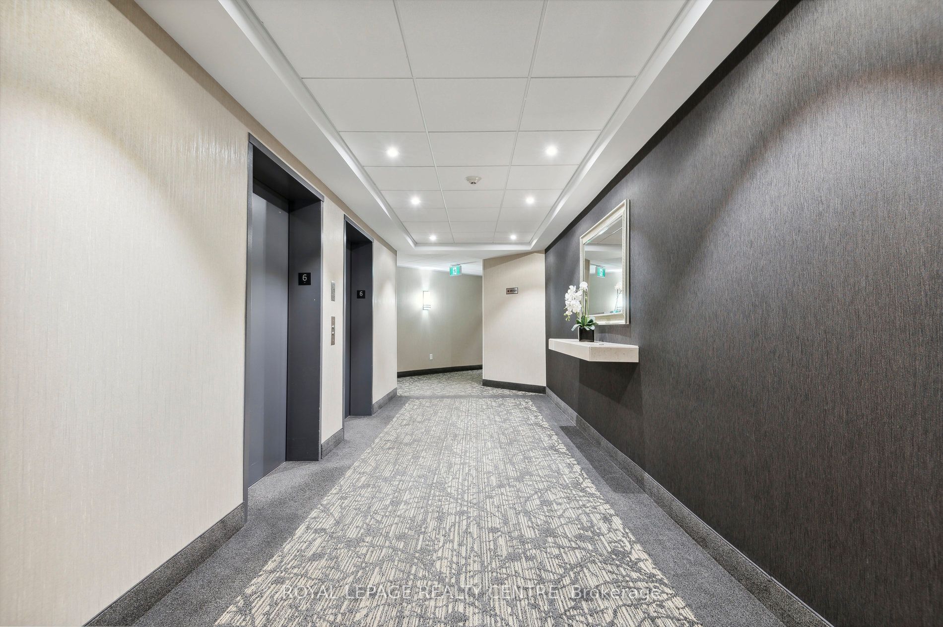 #606 - 2511 Lakeshore Road Property Photo 4