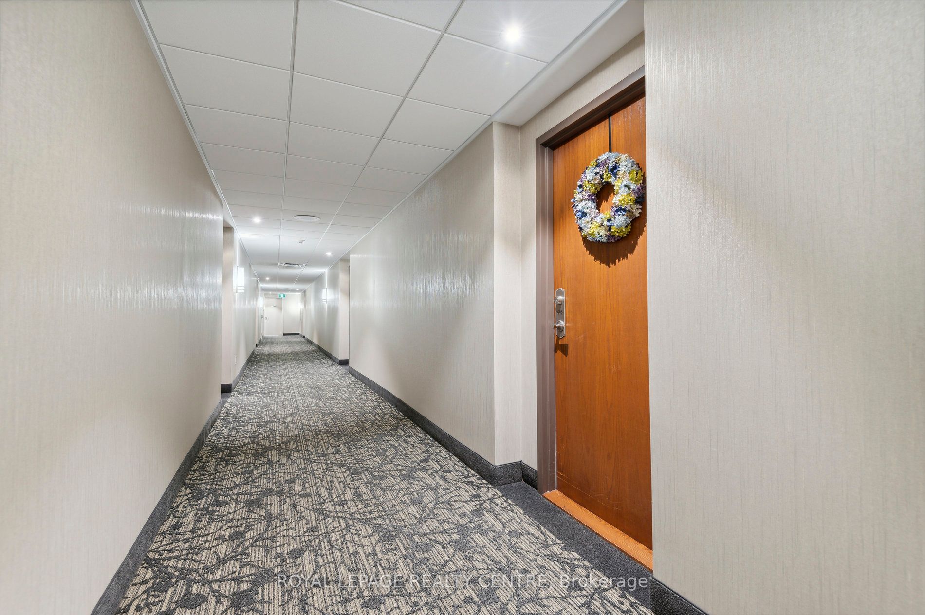 #606 - 2511 Lakeshore Road Property Photo 5