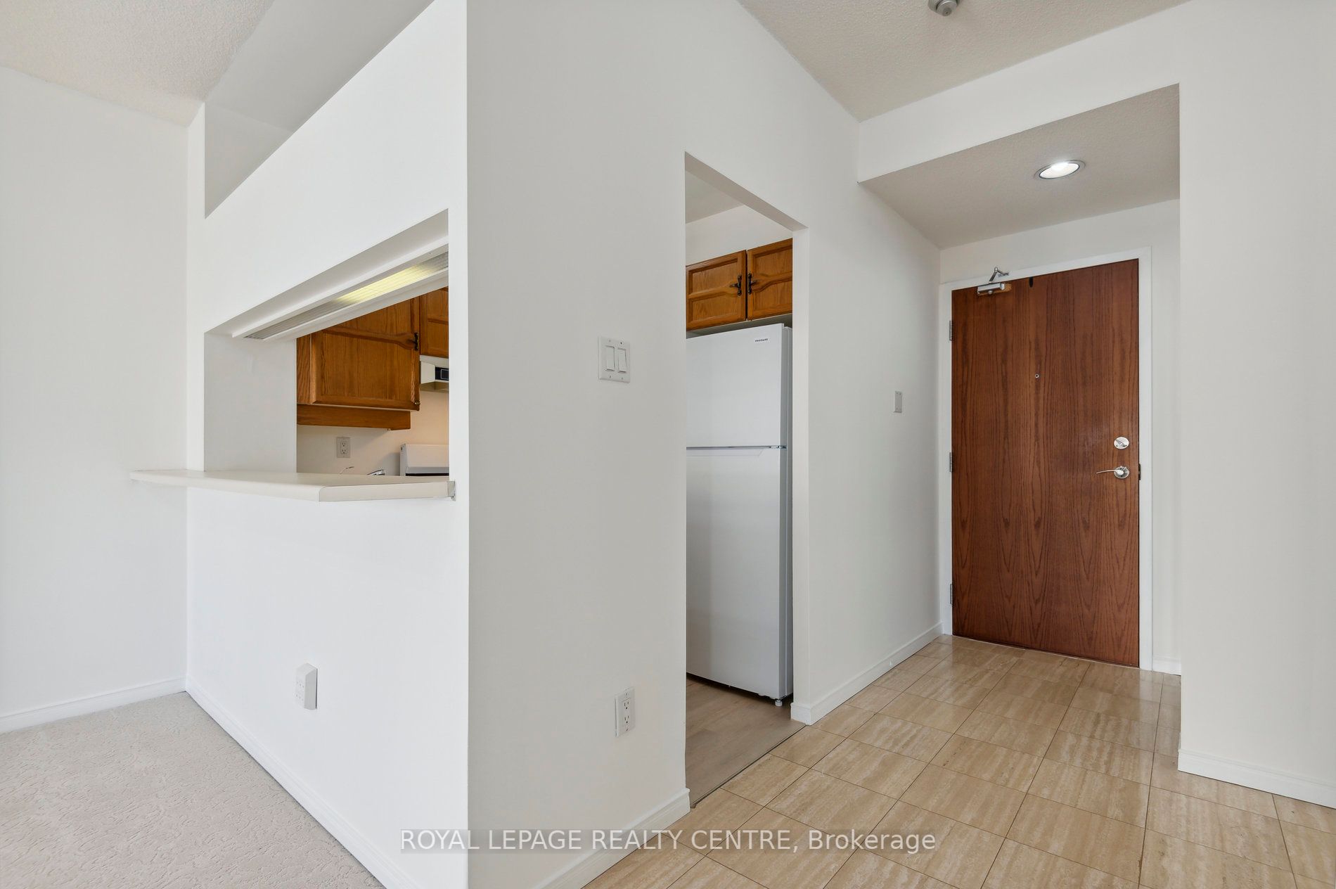 #606 - 2511 Lakeshore Road Property Photo 7