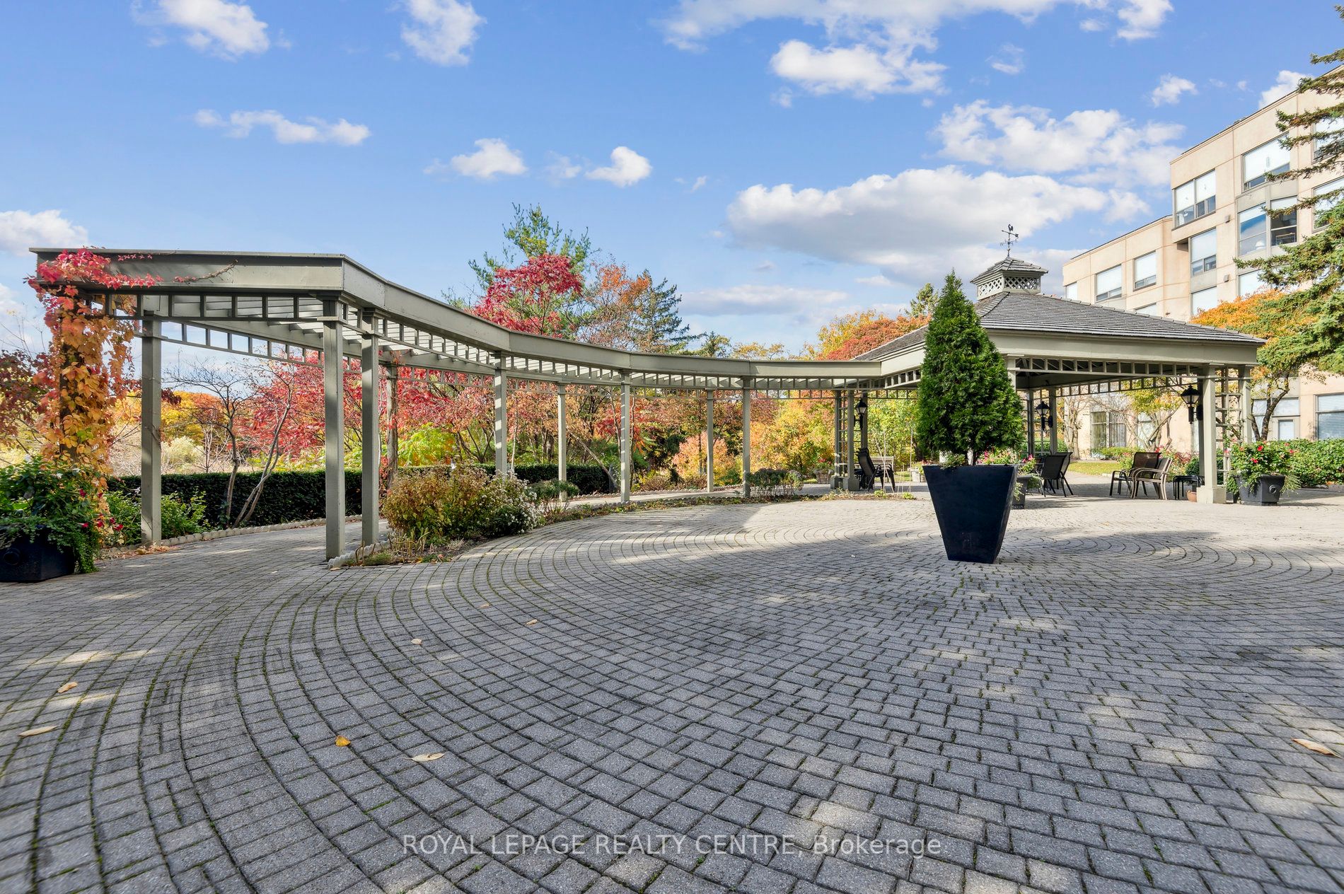#606 - 2511 Lakeshore Road Property Photo 22