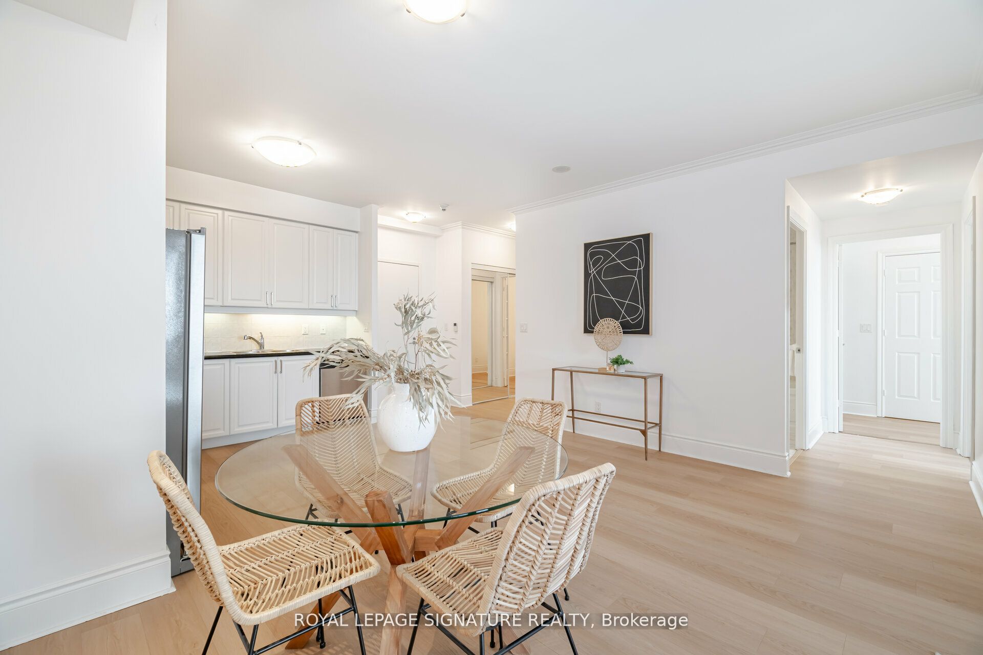 #3028 - 3888 Duke Of York Boulevard Property Photo 2