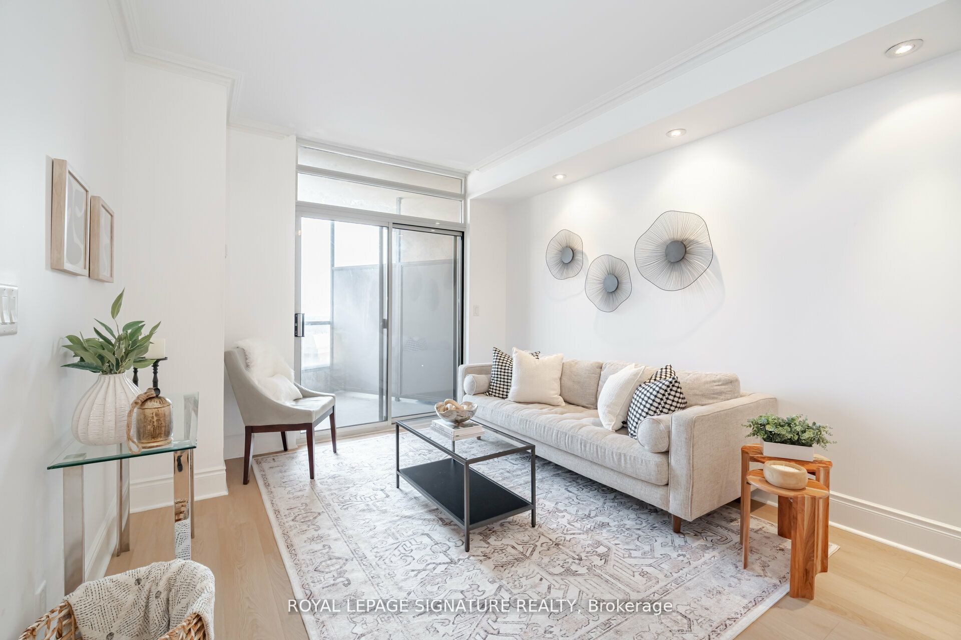 #3028 - 3888 Duke Of York Boulevard Property Photo 3
