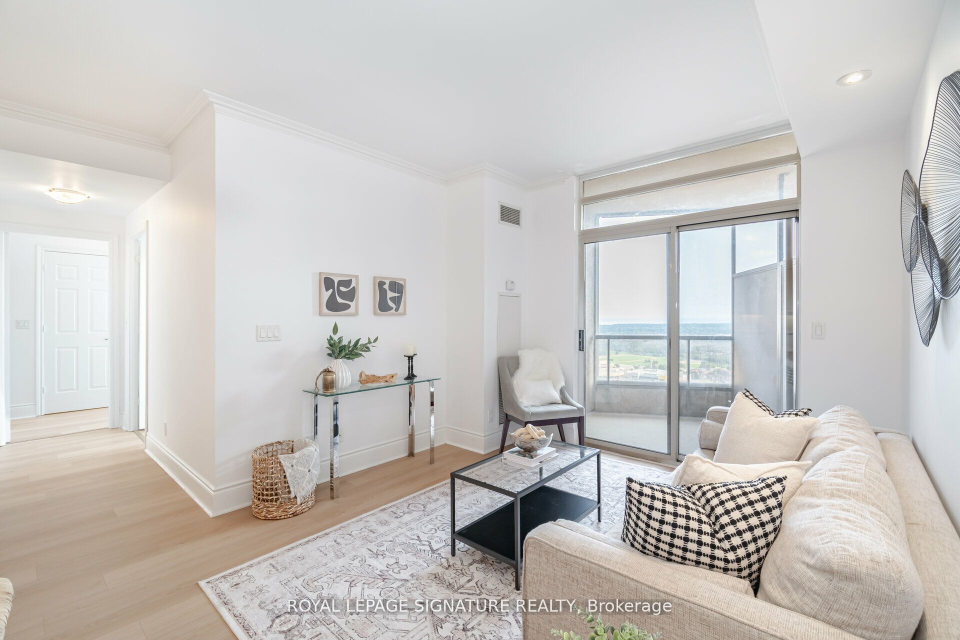 #3028 - 3888 Duke Of York Boulevard Property Photo 5