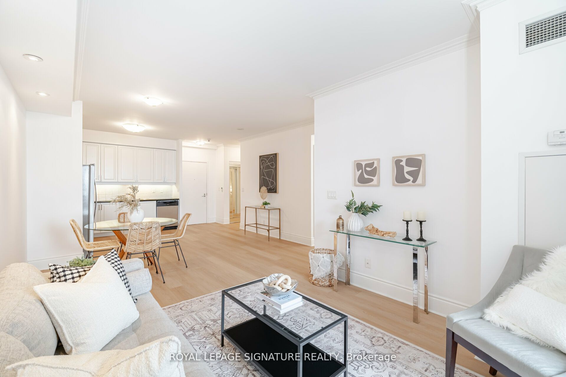 #3028 - 3888 Duke Of York Boulevard Property Photo 6