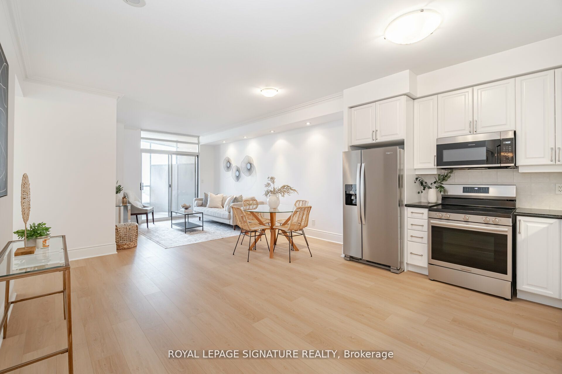 #3028 - 3888 Duke Of York Boulevard Property Photo 8