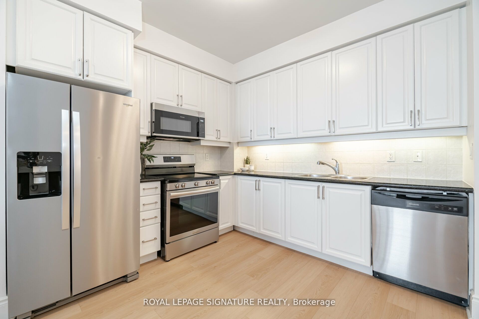 #3028 - 3888 Duke Of York Boulevard Property Photo 9