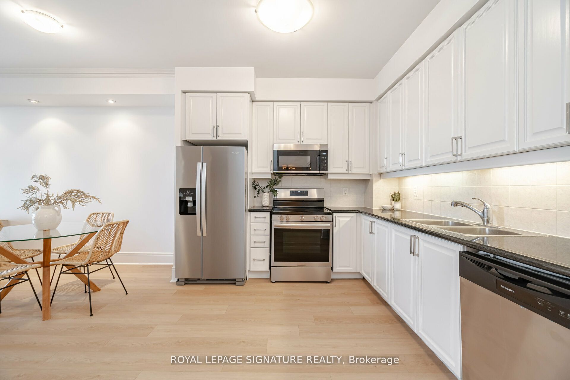 #3028 - 3888 Duke Of York Boulevard Property Photo 10