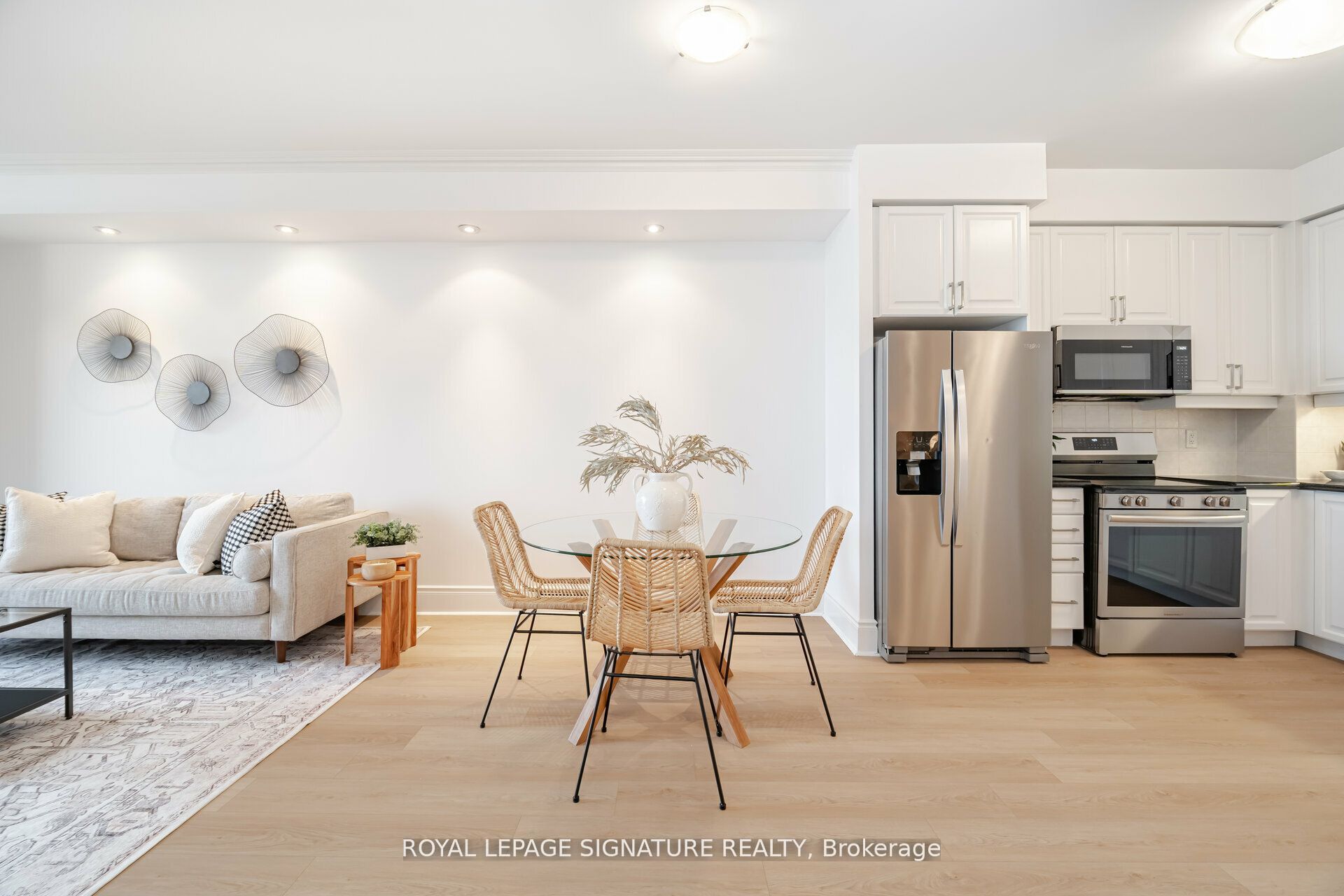 #3028 - 3888 Duke Of York Boulevard Property Photo 12