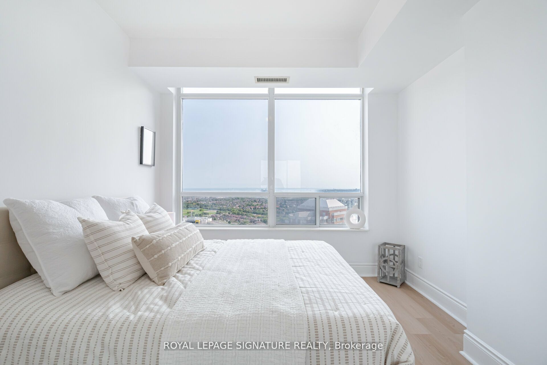 #3028 - 3888 Duke Of York Boulevard Property Photo 20