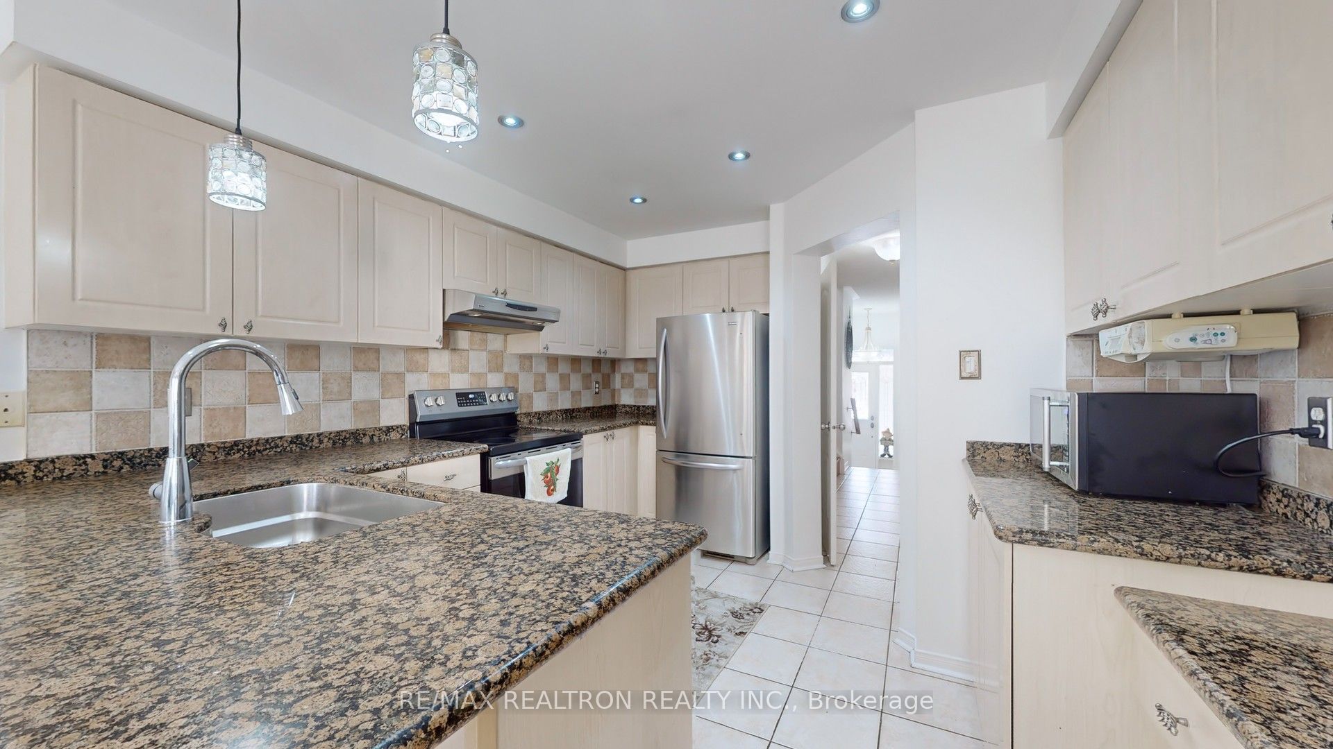 8 Waterdale Road Property Photo 11