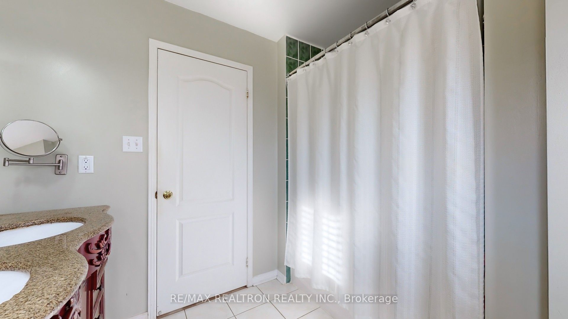 8 Waterdale Road Property Photo 23