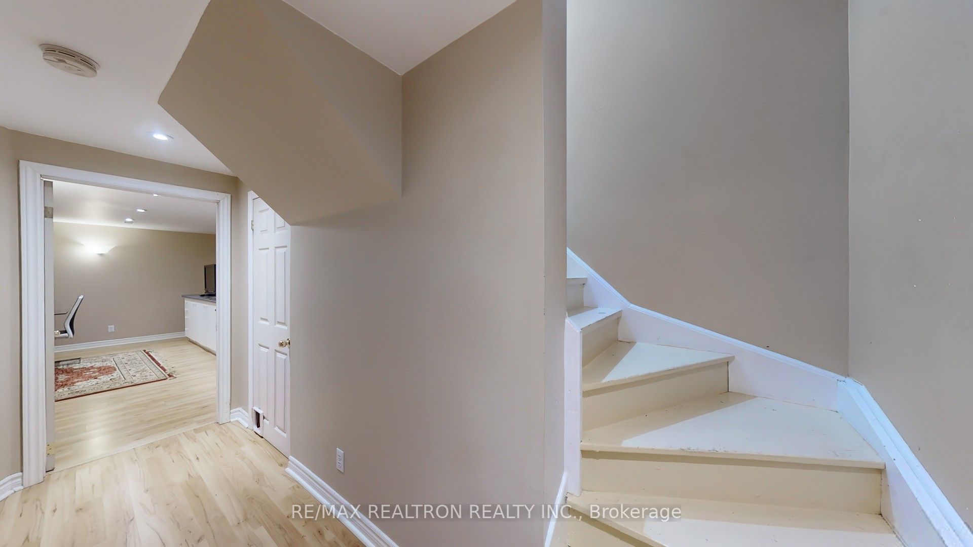 8 Waterdale Road Property Photo 27