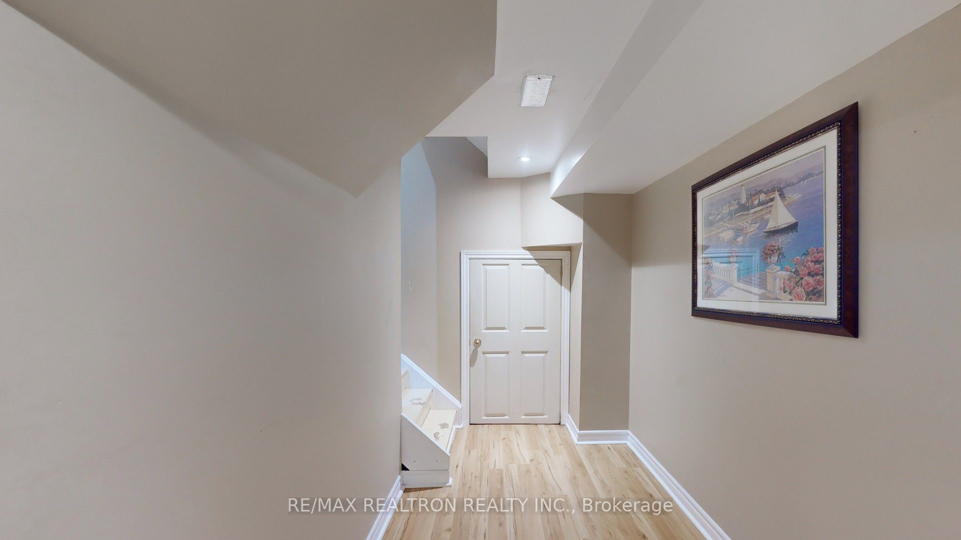 8 Waterdale Road Property Photo 28