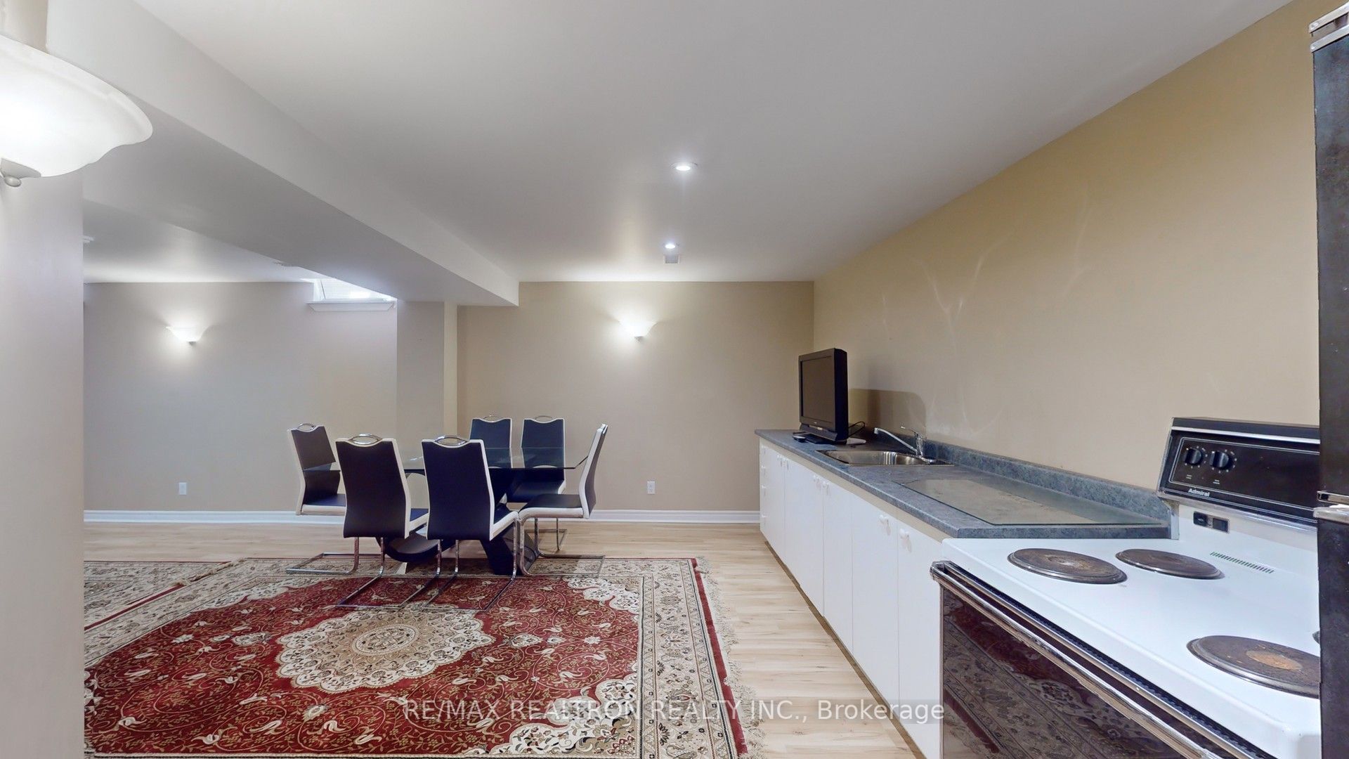 8 Waterdale Road Property Photo 31