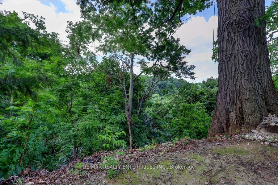 100 Old Mill Road Property Photo 2