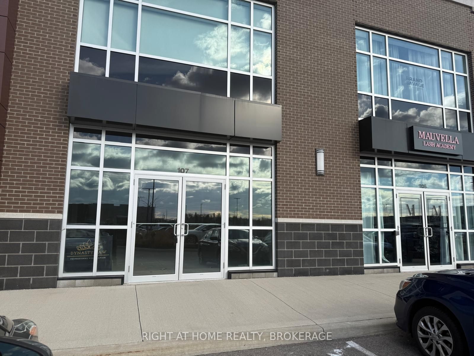 #107 - 3475 Rebecca Street Property Photo 2