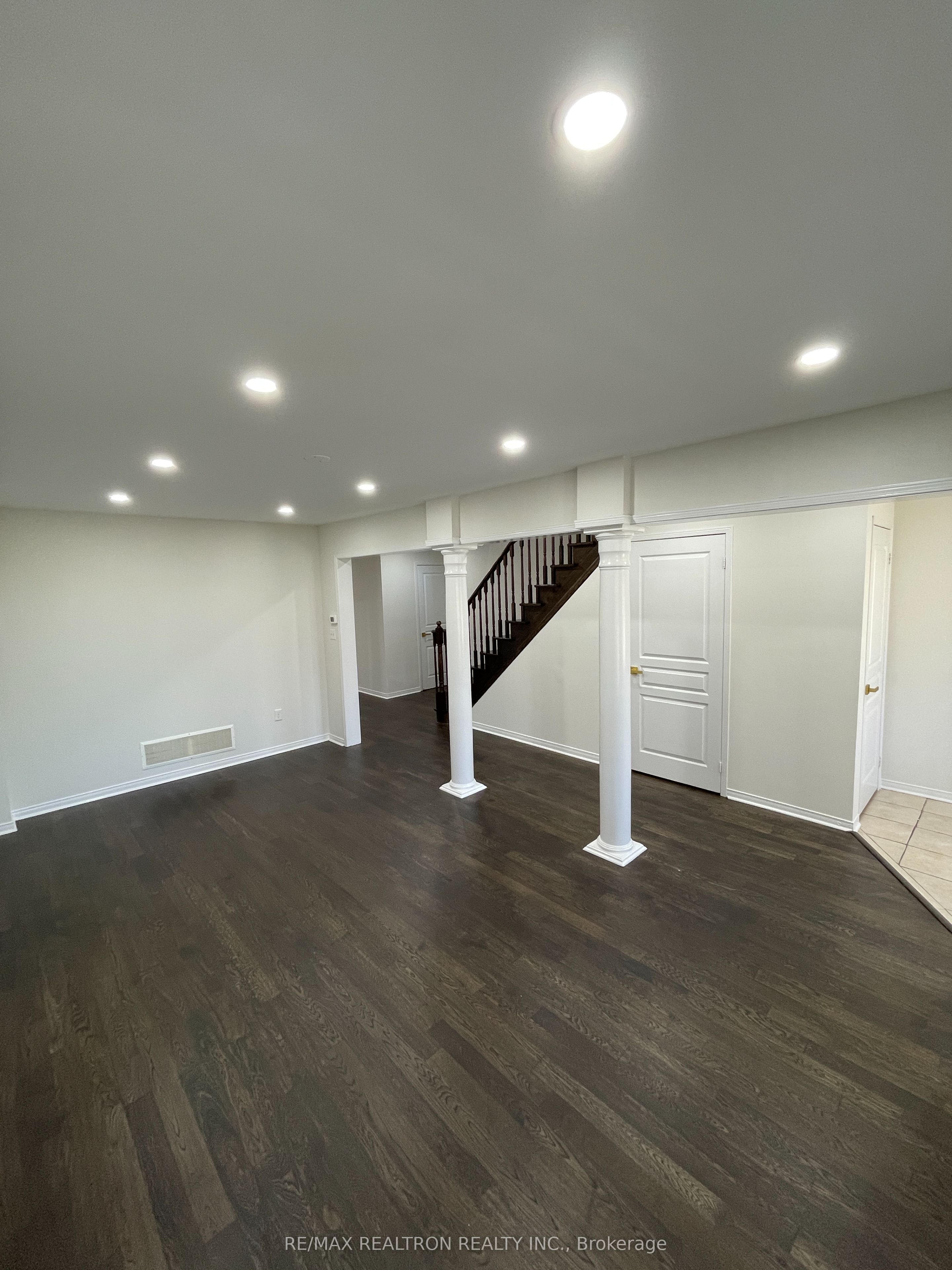 2272 Fairmount Drive Property Photo 7