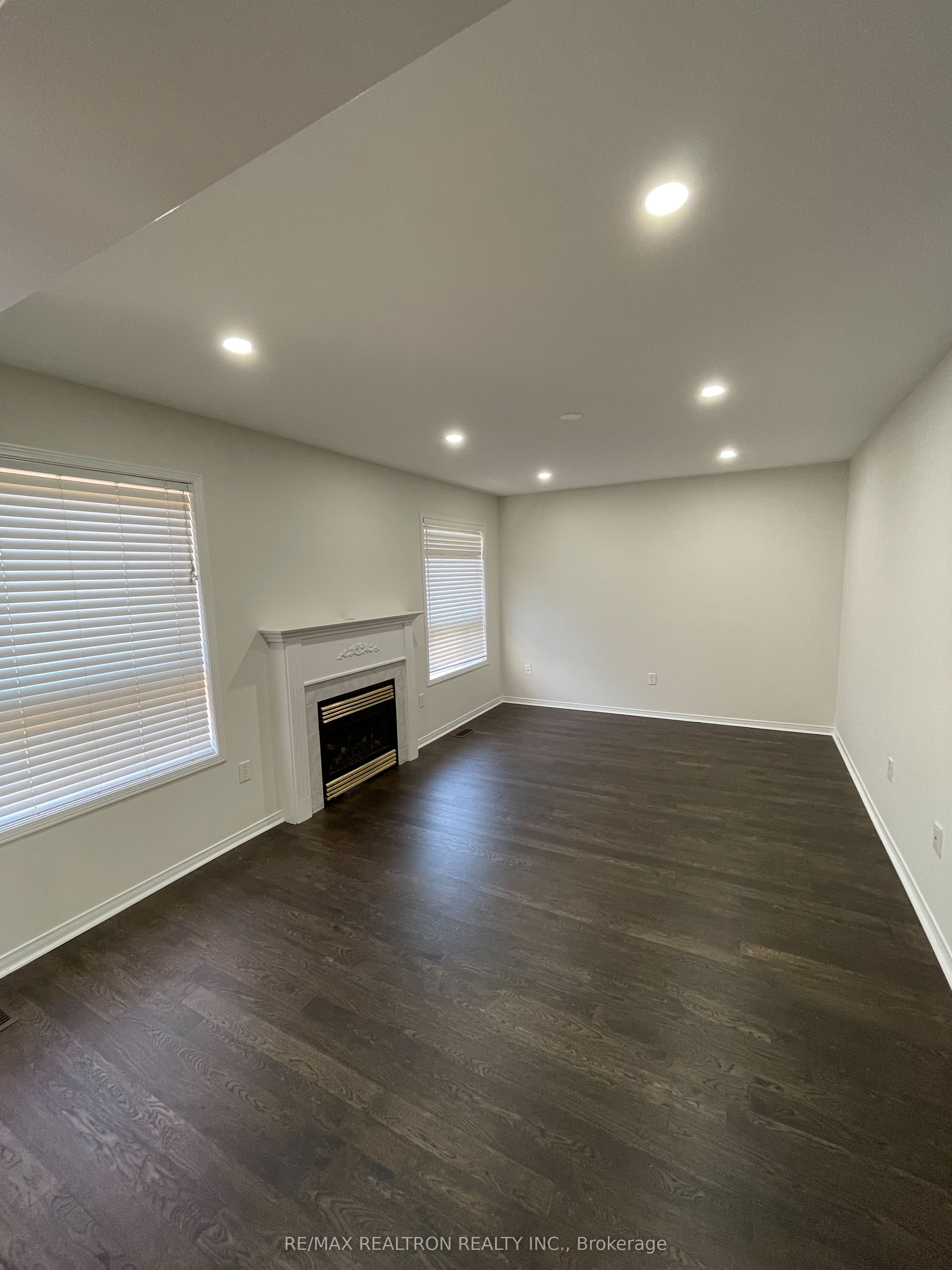 2272 Fairmount Drive Property Photo 12